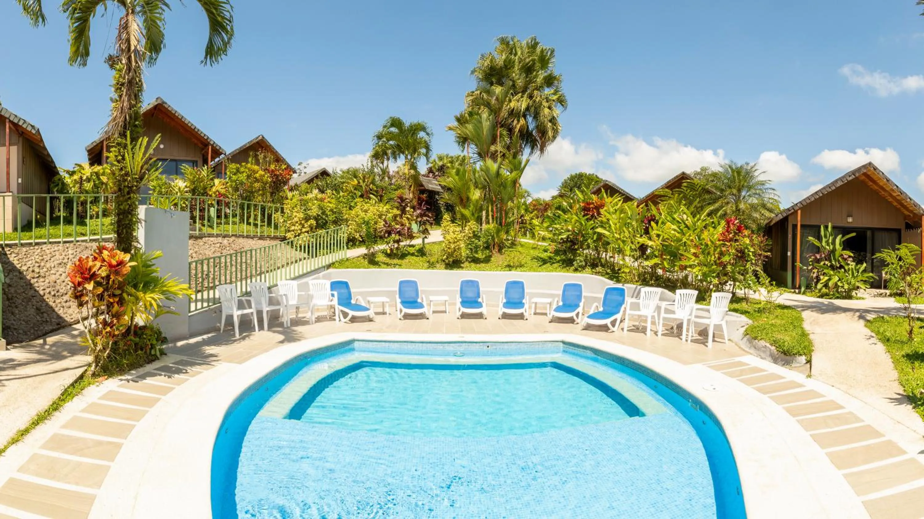 Swimming pool in Hotel Lavas Tacotal