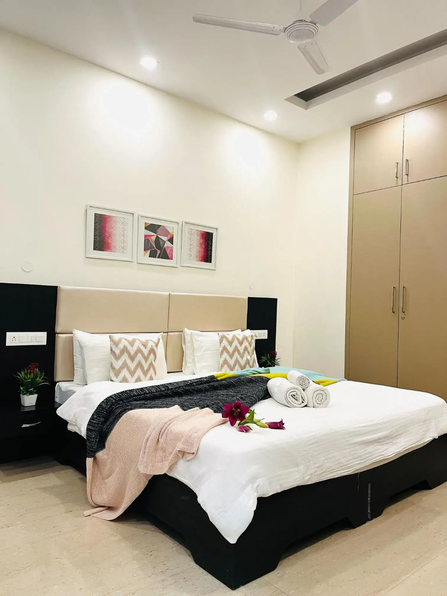 One-Bedroom Apartment in BluO 1BHK - DLF CyberCity, Balcony, Lift, Parking One-Bedroom Apartment in BluO 1BHK - DLF CyberCity, Balcony, Lift, Parking