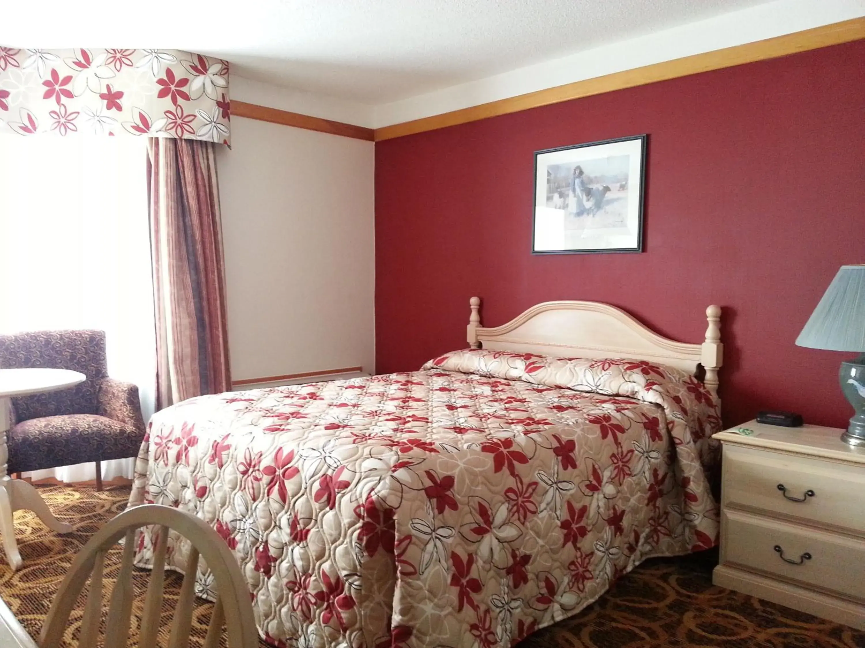 Photo of the whole room, Bed in Granite Town Hotel Photo of the whole room, Bed in Granite Town Hotel