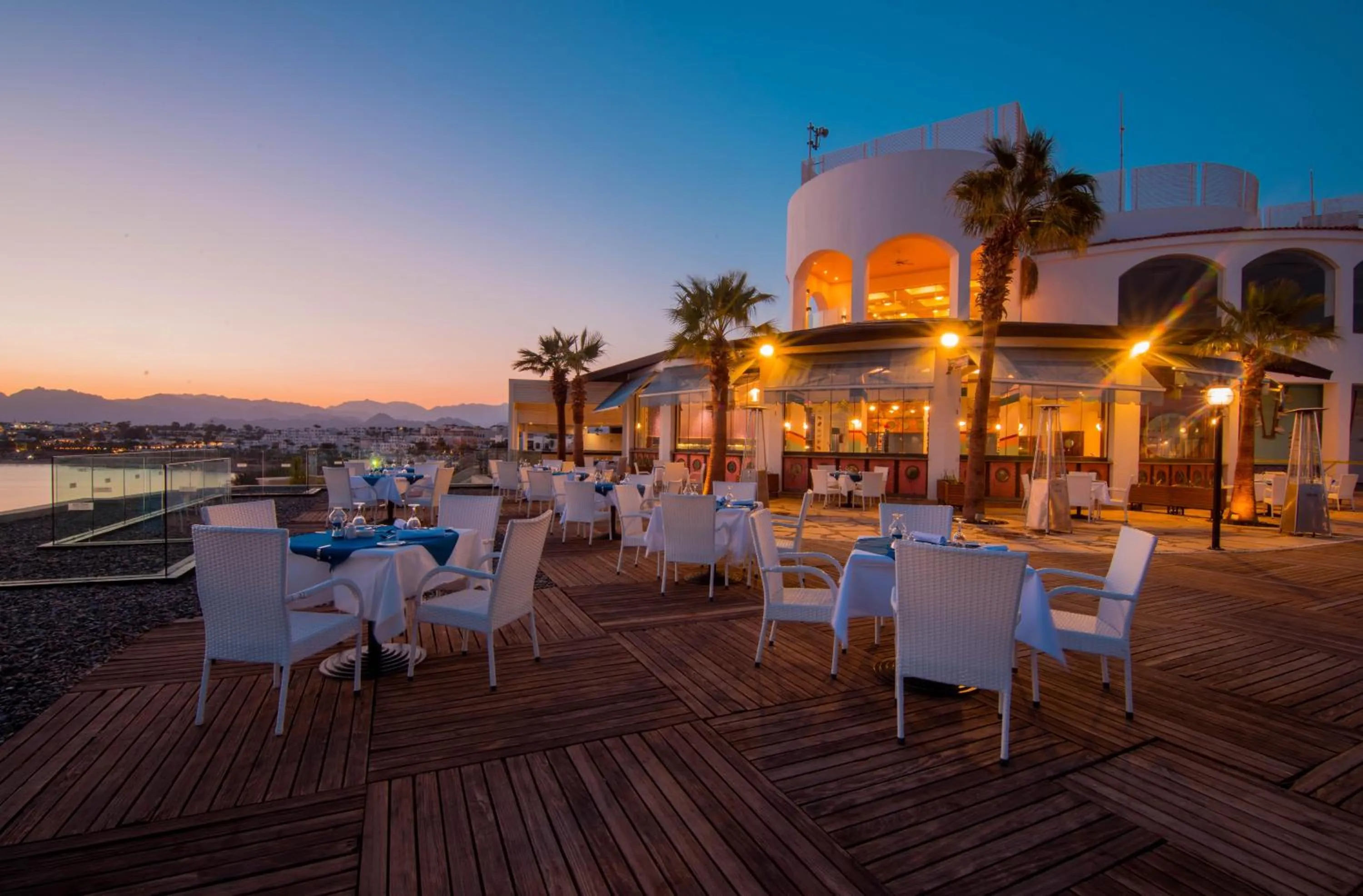 Restaurant/places to eat in Reef Oasis Blue Bay Resort & Spa