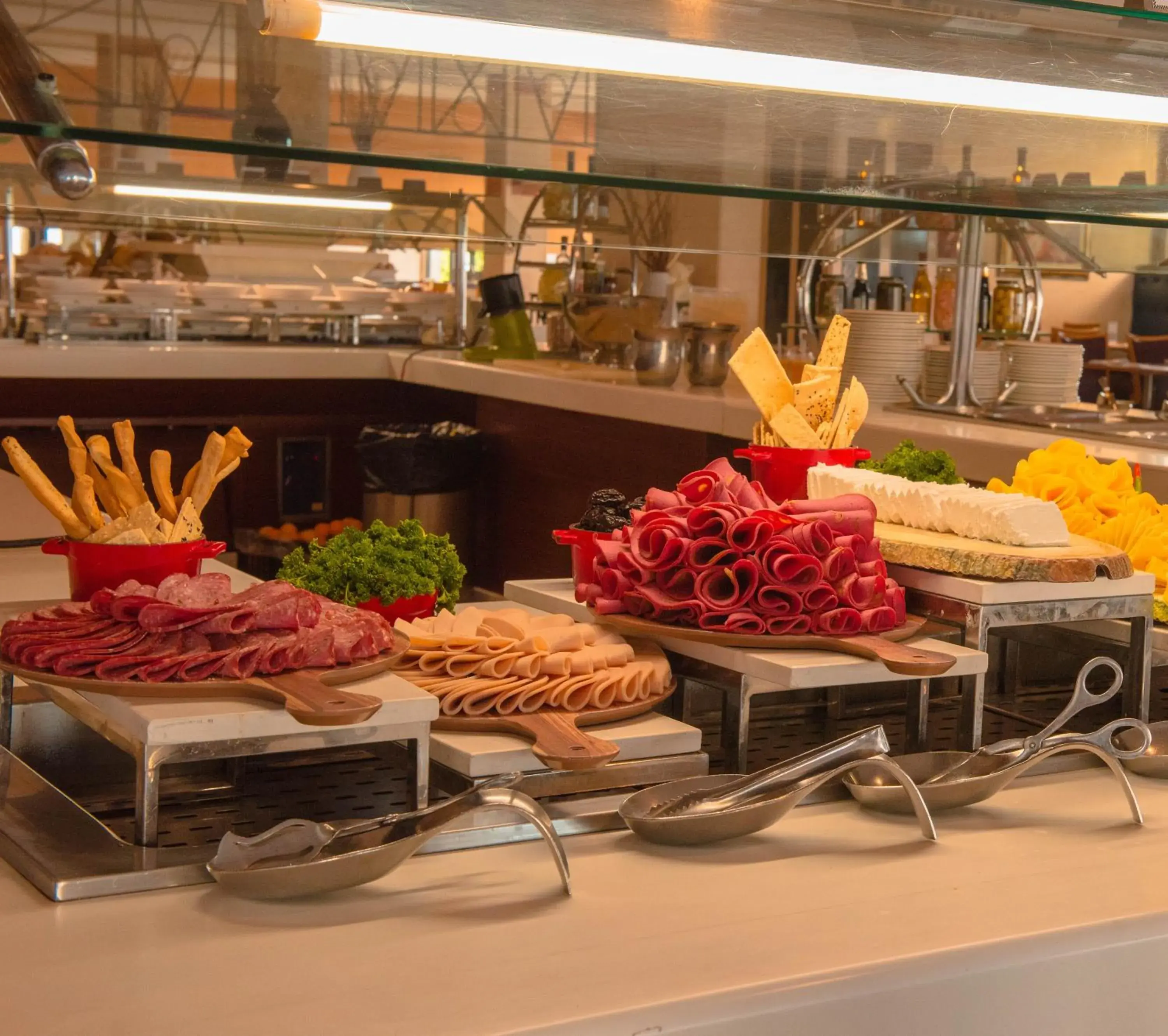 Breakfast in Reef Oasis Blue Bay Resort & Spa Breakfast in Reef Oasis Blue Bay Resort & Spa