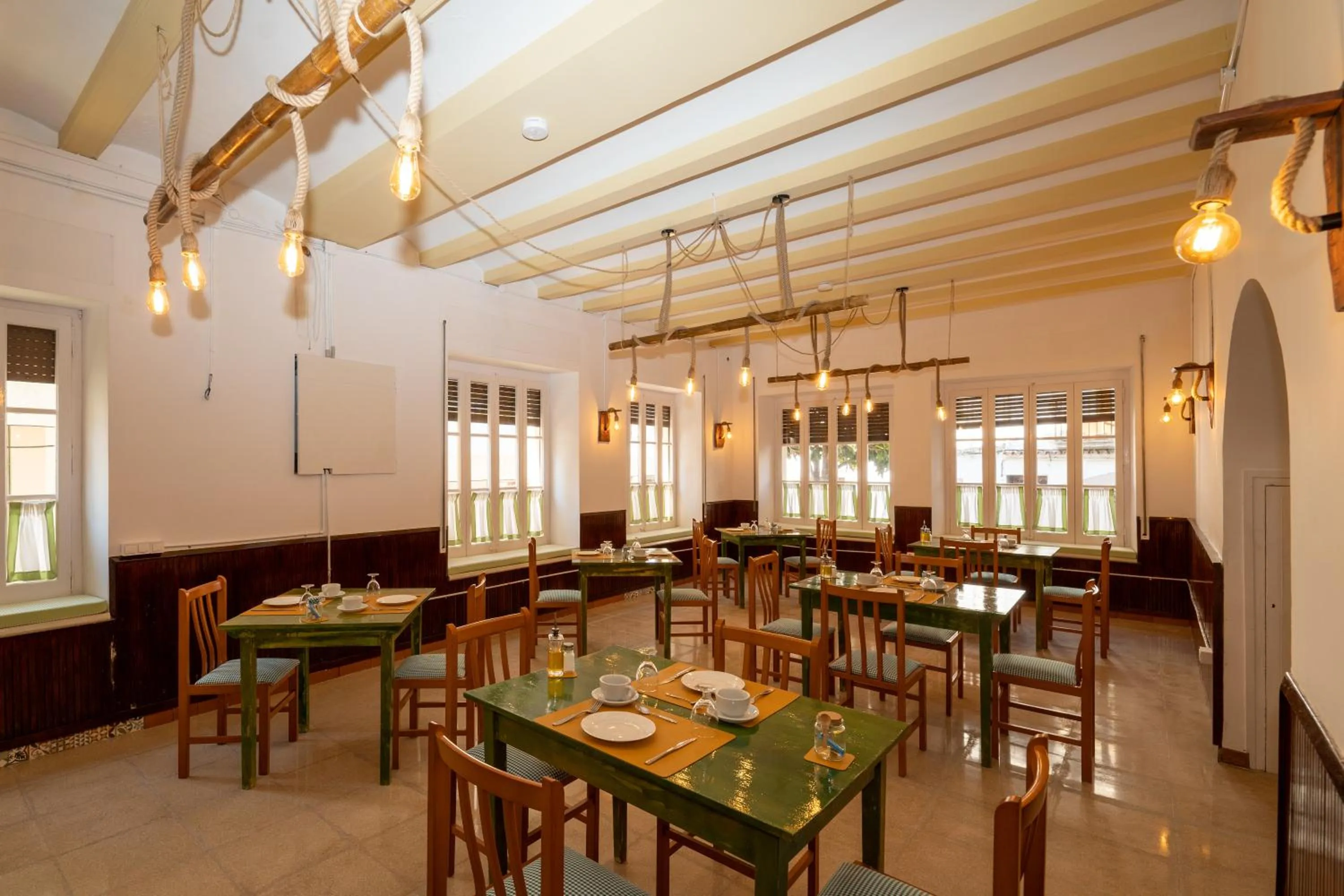 Breakfast in P&R hostals Can Tort