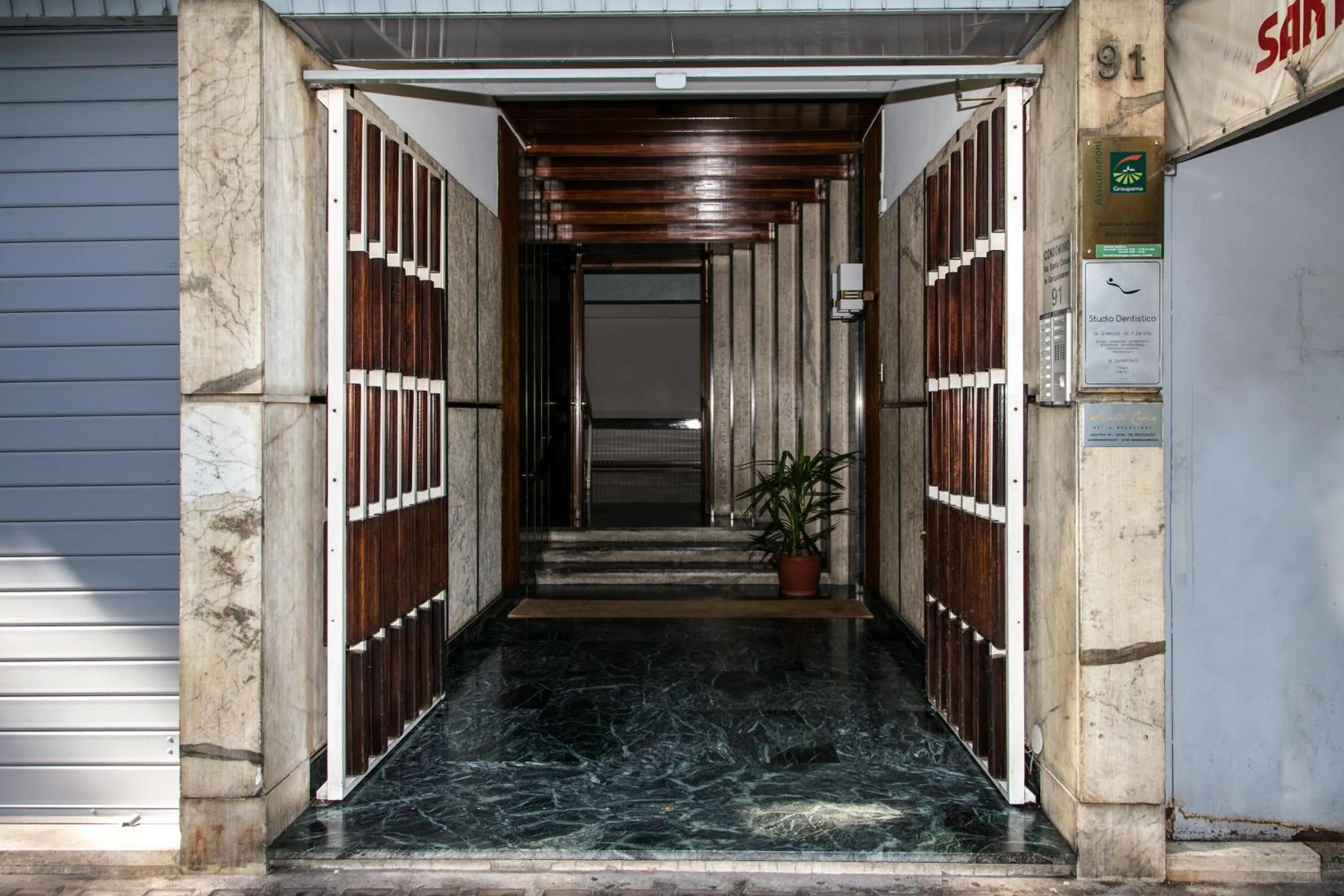 Facade/entrance in Santa Croce