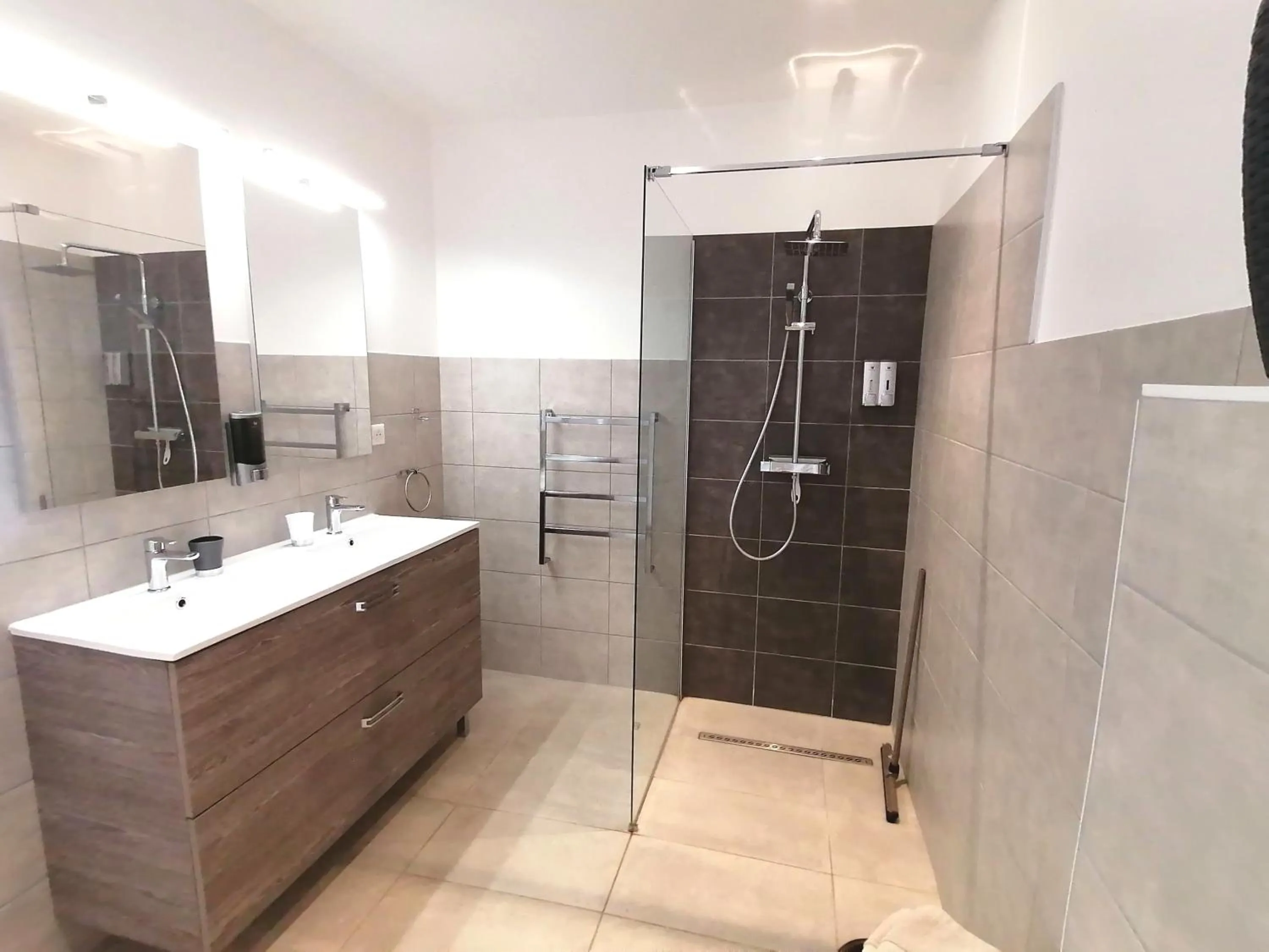 Domaine de Gaïa, Piscine, Pétanque, Ping Pong, proche Saint-Emilion