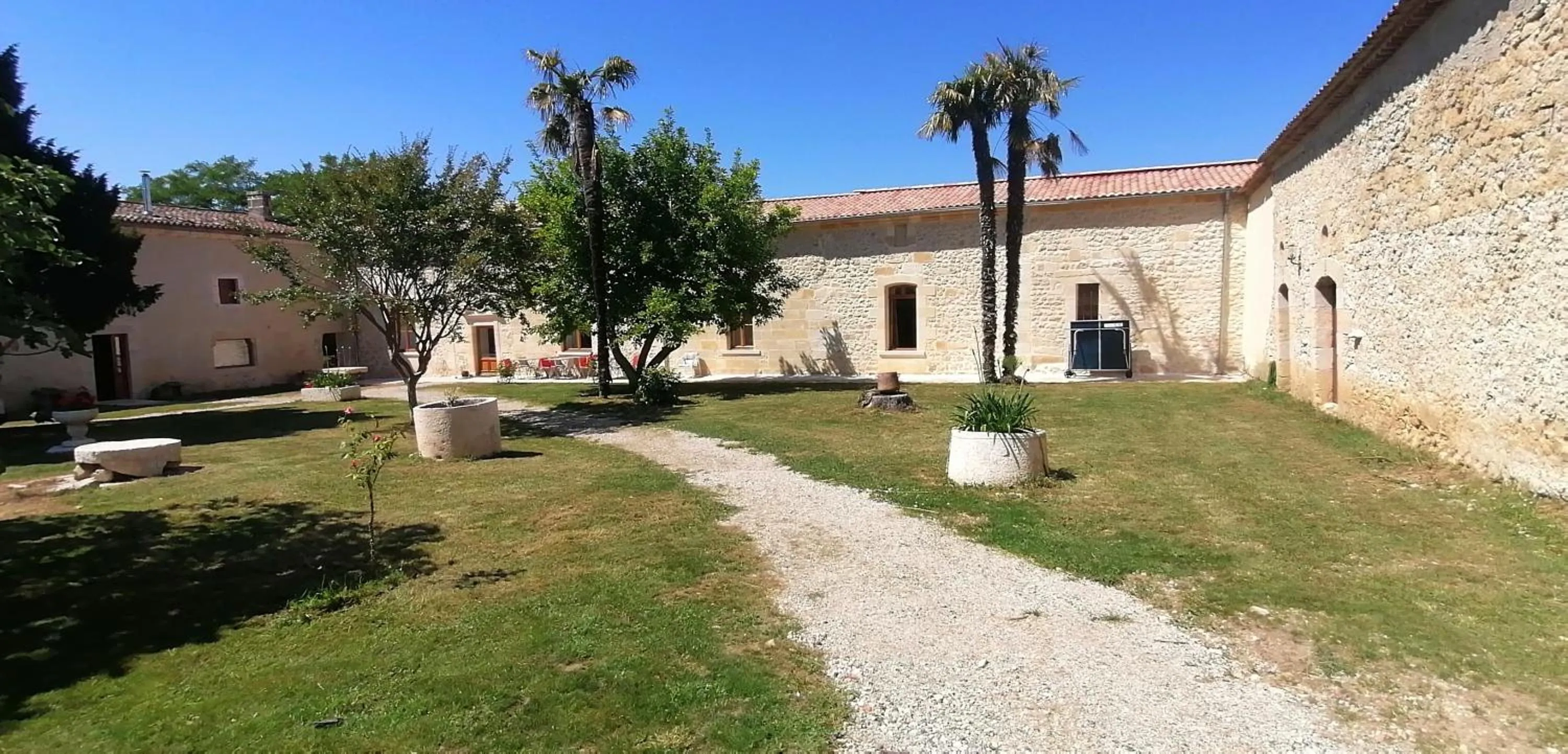 Domaine de Gaïa, Piscine, Pétanque, Ping Pong, proche Saint-Emilion