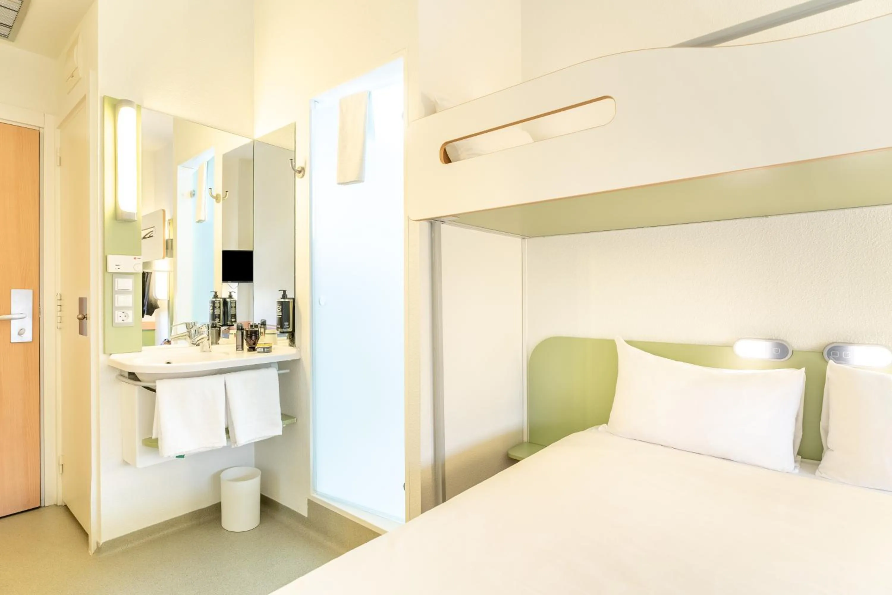 Bed in Ibis Budget Madrid Calle Alcalá