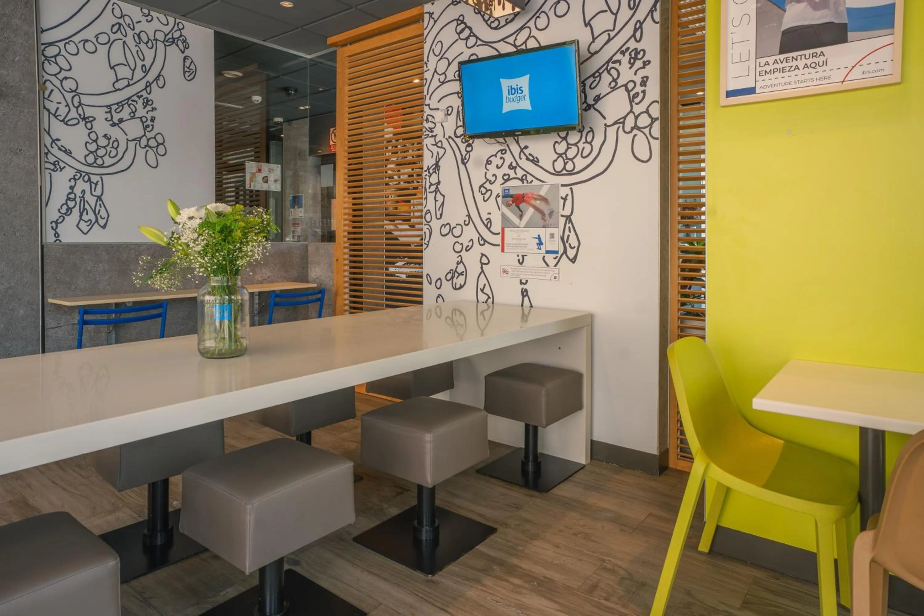 Lounge or bar in Ibis Budget Madrid Calle Alcalá