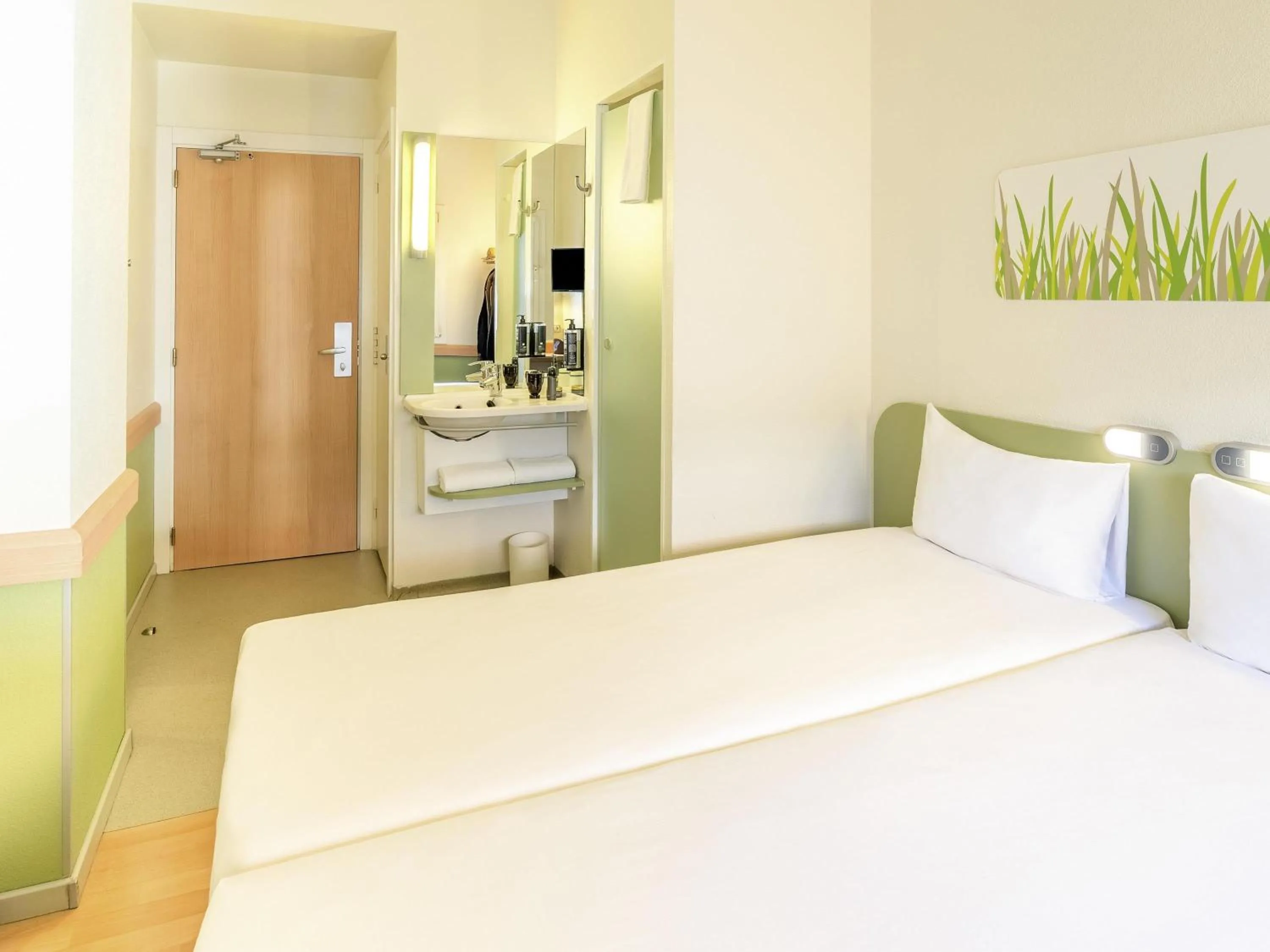 Bedroom, Bed in Ibis Budget Madrid Calle Alcalá