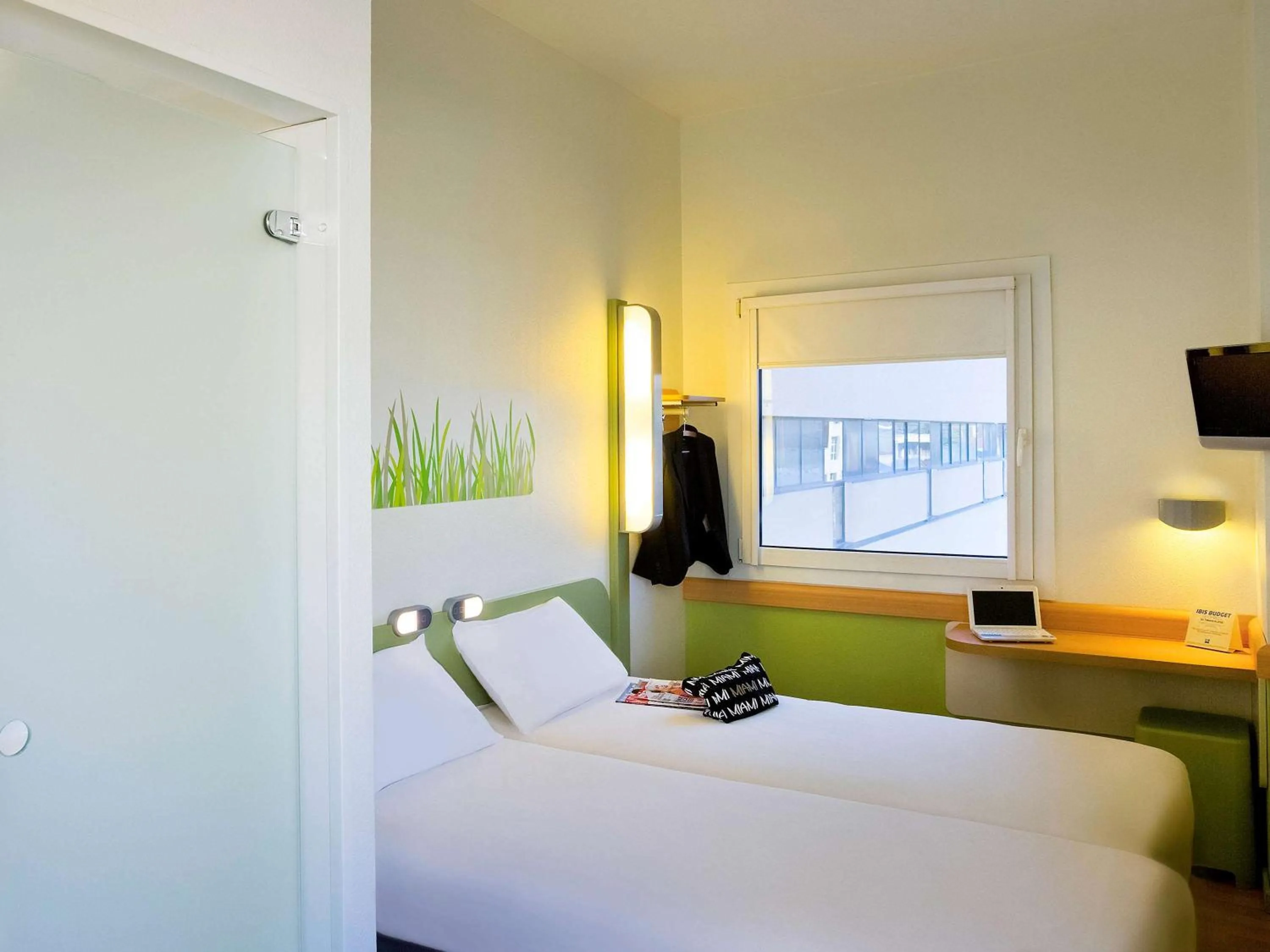 Twin Room in Ibis Budget Madrid Calle Alcalá