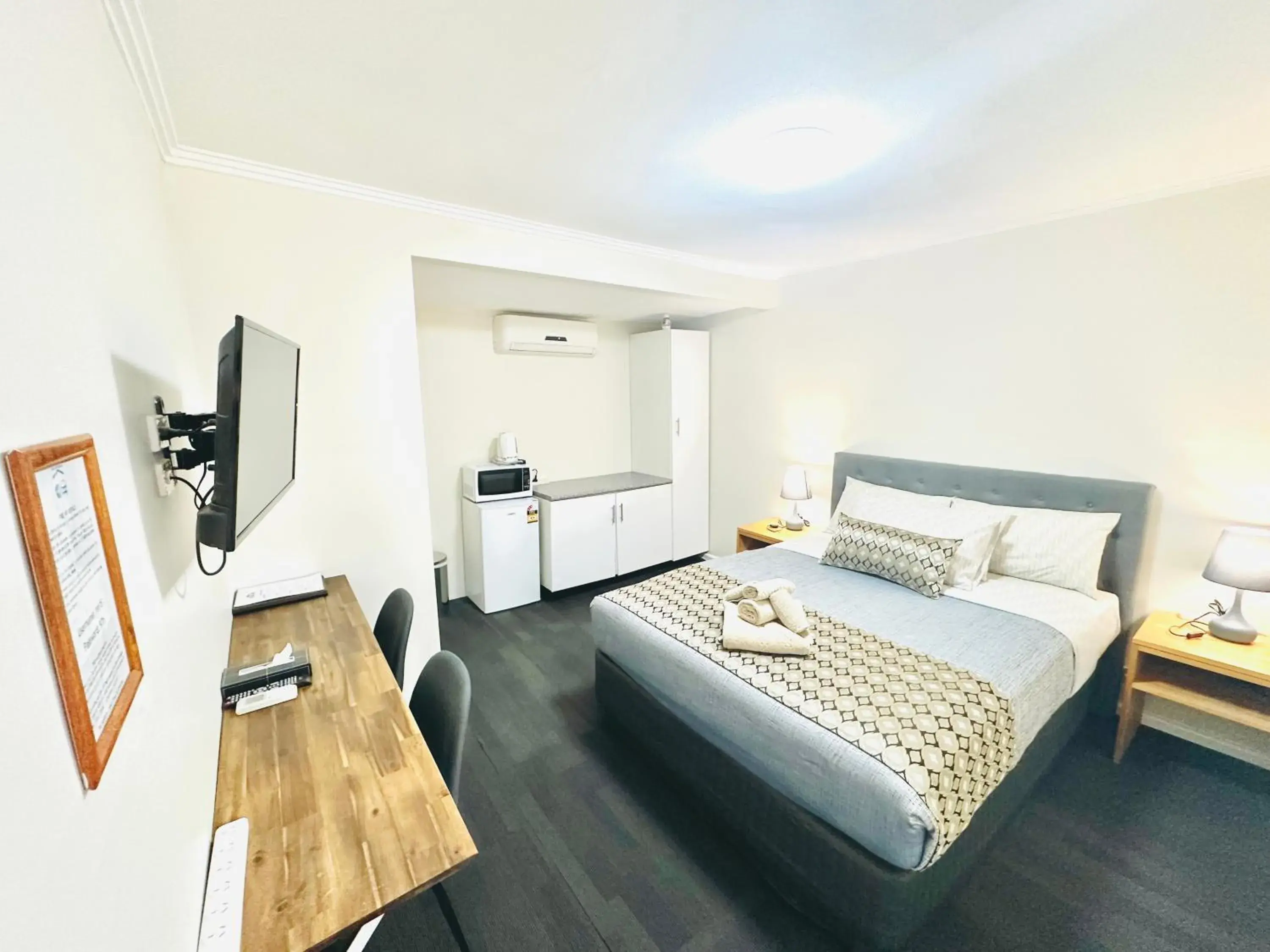 Bed in Auto Lodge Motor Inn Bed in Auto Lodge Motor Inn