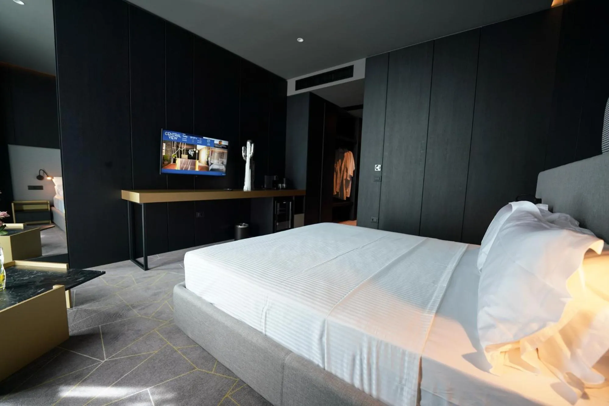 Photo of the whole room, Bed in The Central View Boutique Hotel