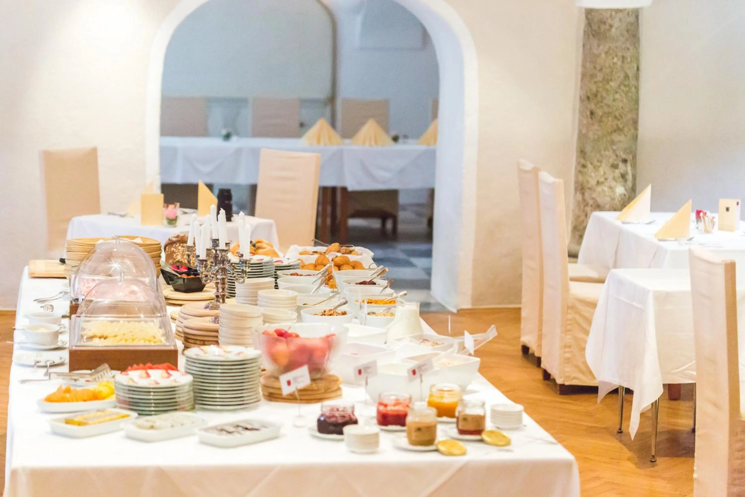 Buffet breakfast in Hotel Schloss Leonstain