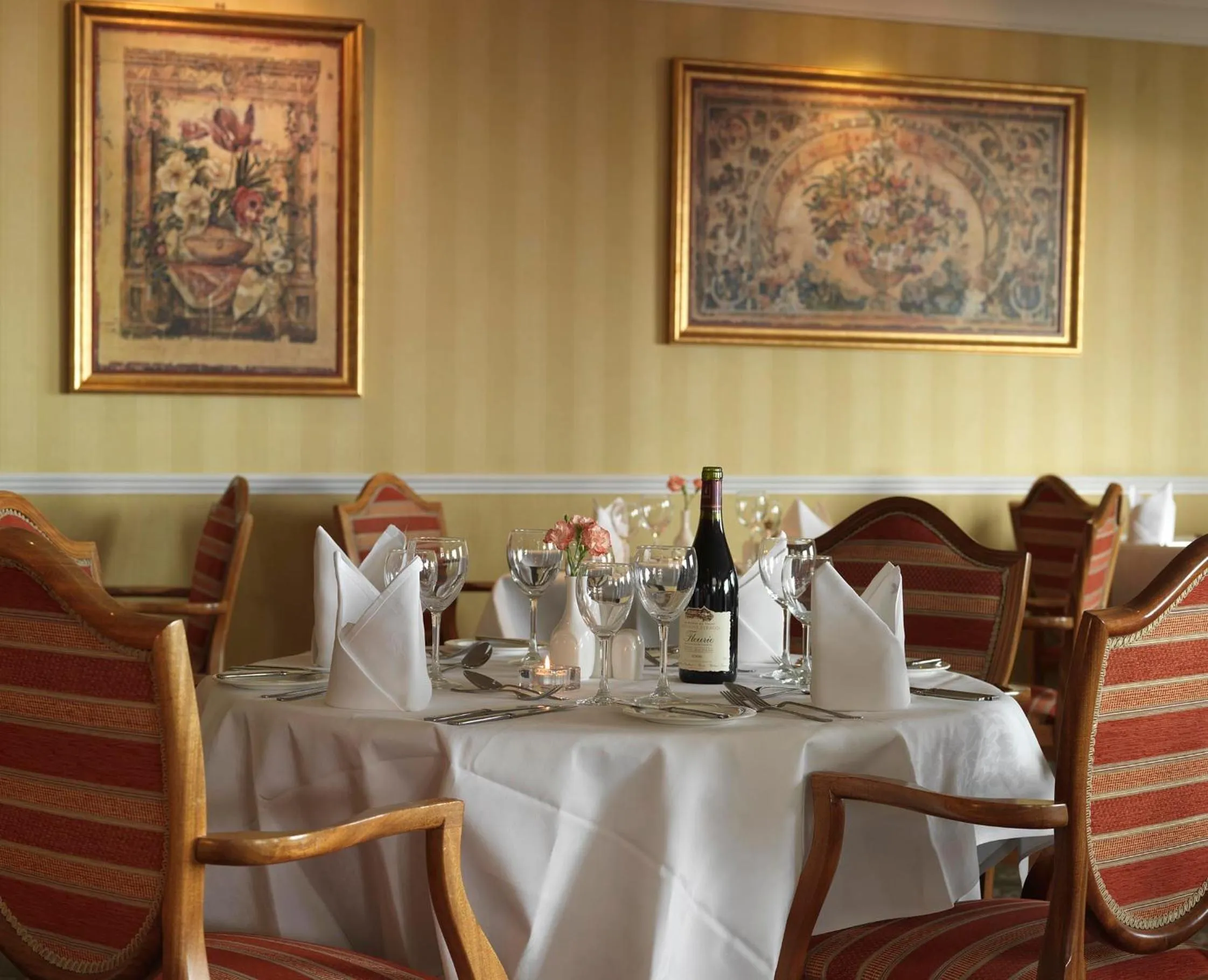 Restaurant/places to eat in Fernhill Hotel