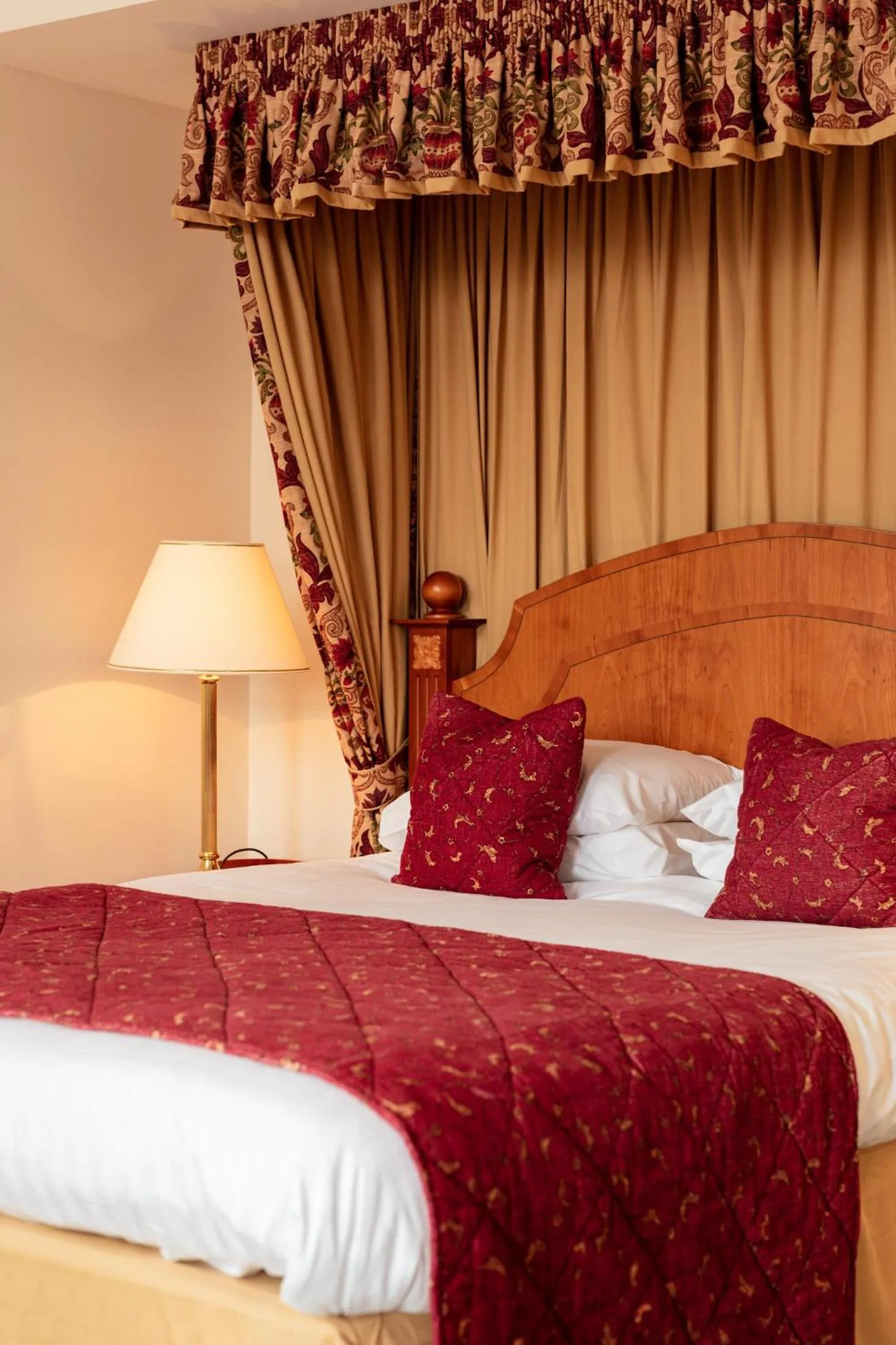 Bed in Fernhill Hotel