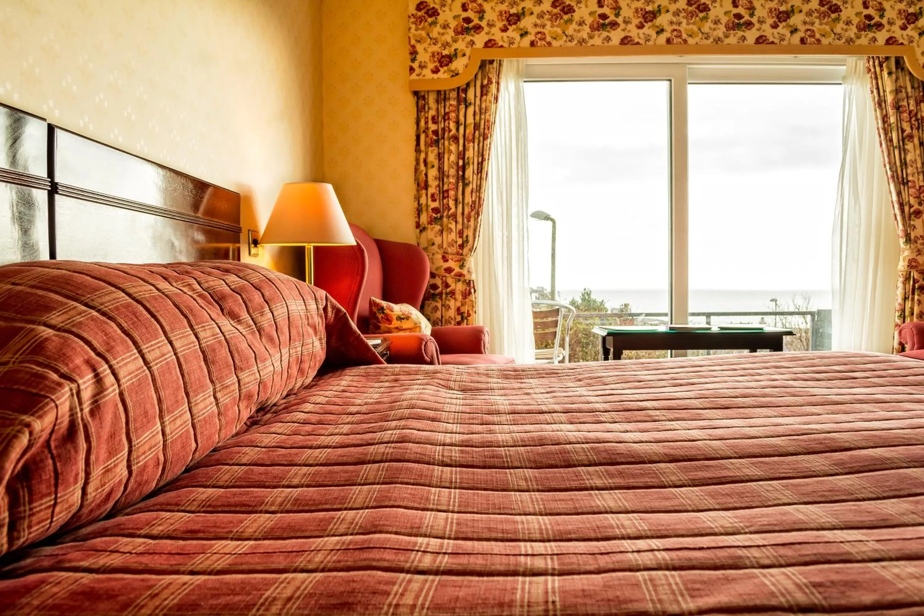 Bedroom, Bed in Fernhill Hotel