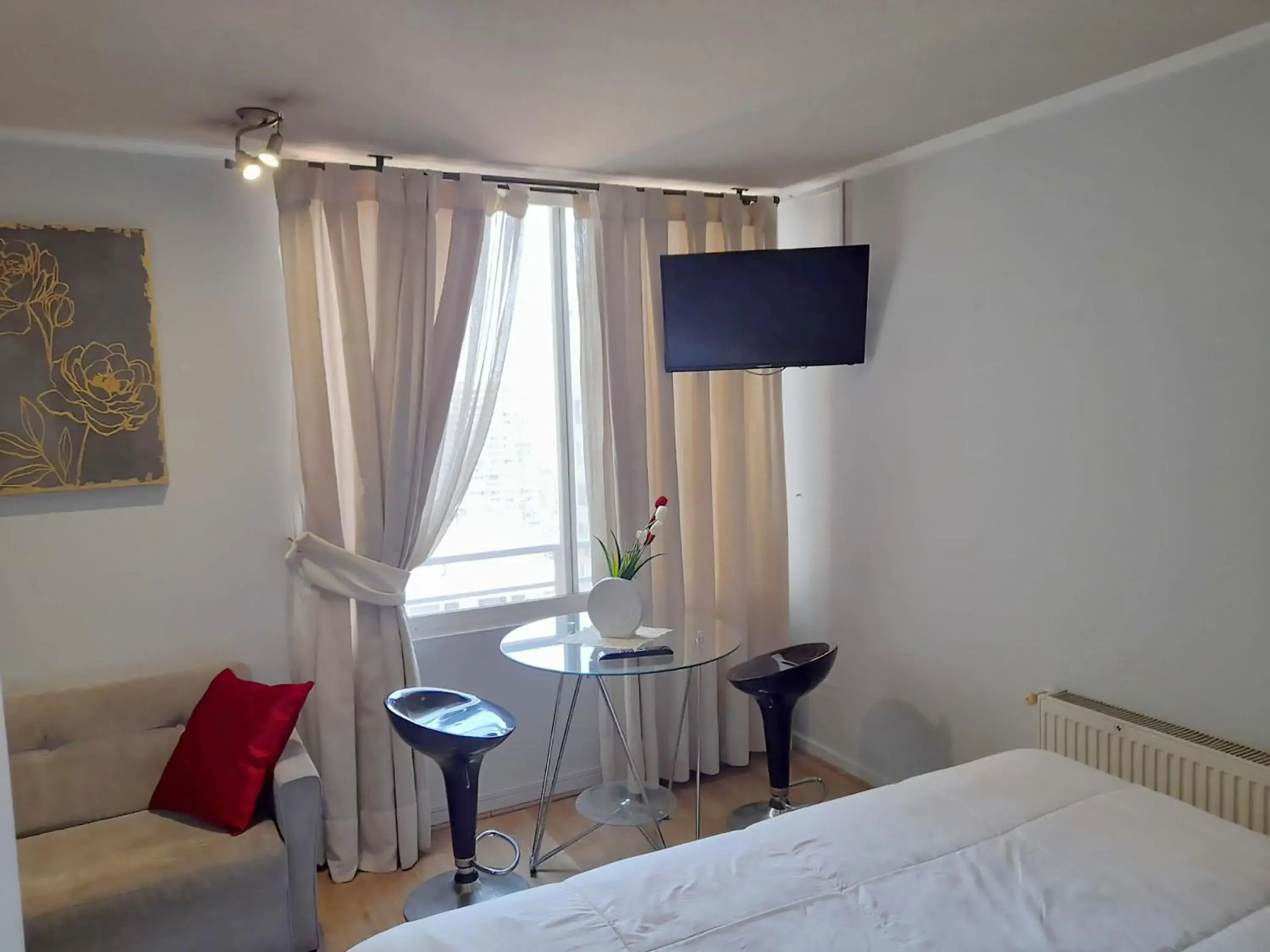 TV and multimedia, Bed in VIP Apartments Chile TV and multimedia, Bed in VIP Apartments Chile