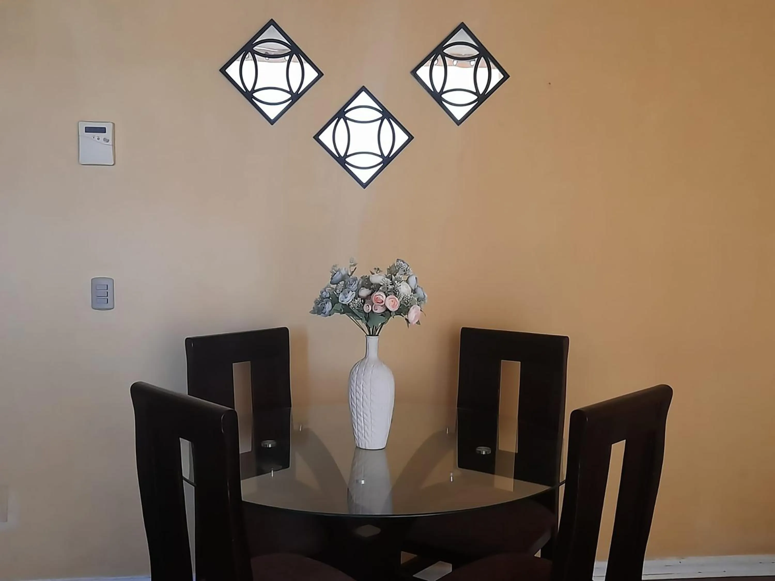 Dining area in VIP Apartments Chile