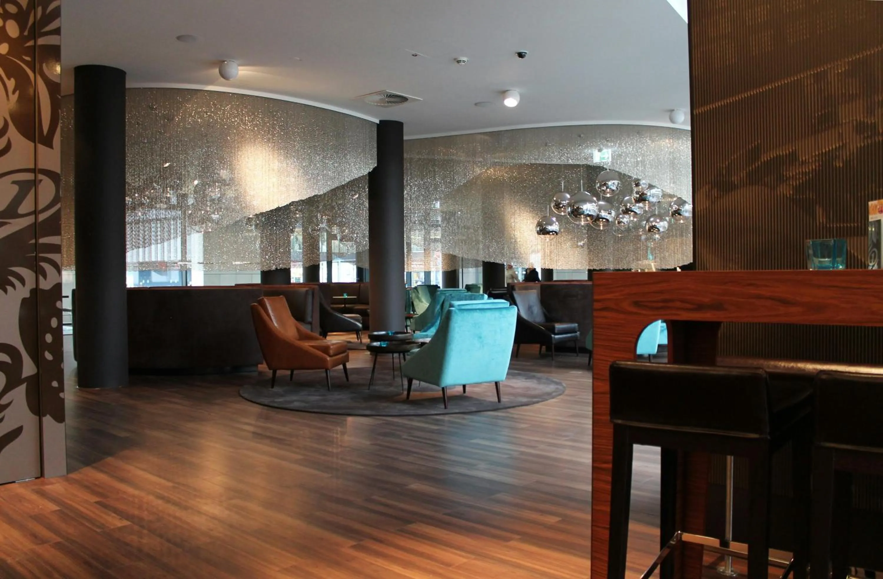 Lounge or bar in Motel One Frankfurt Messe