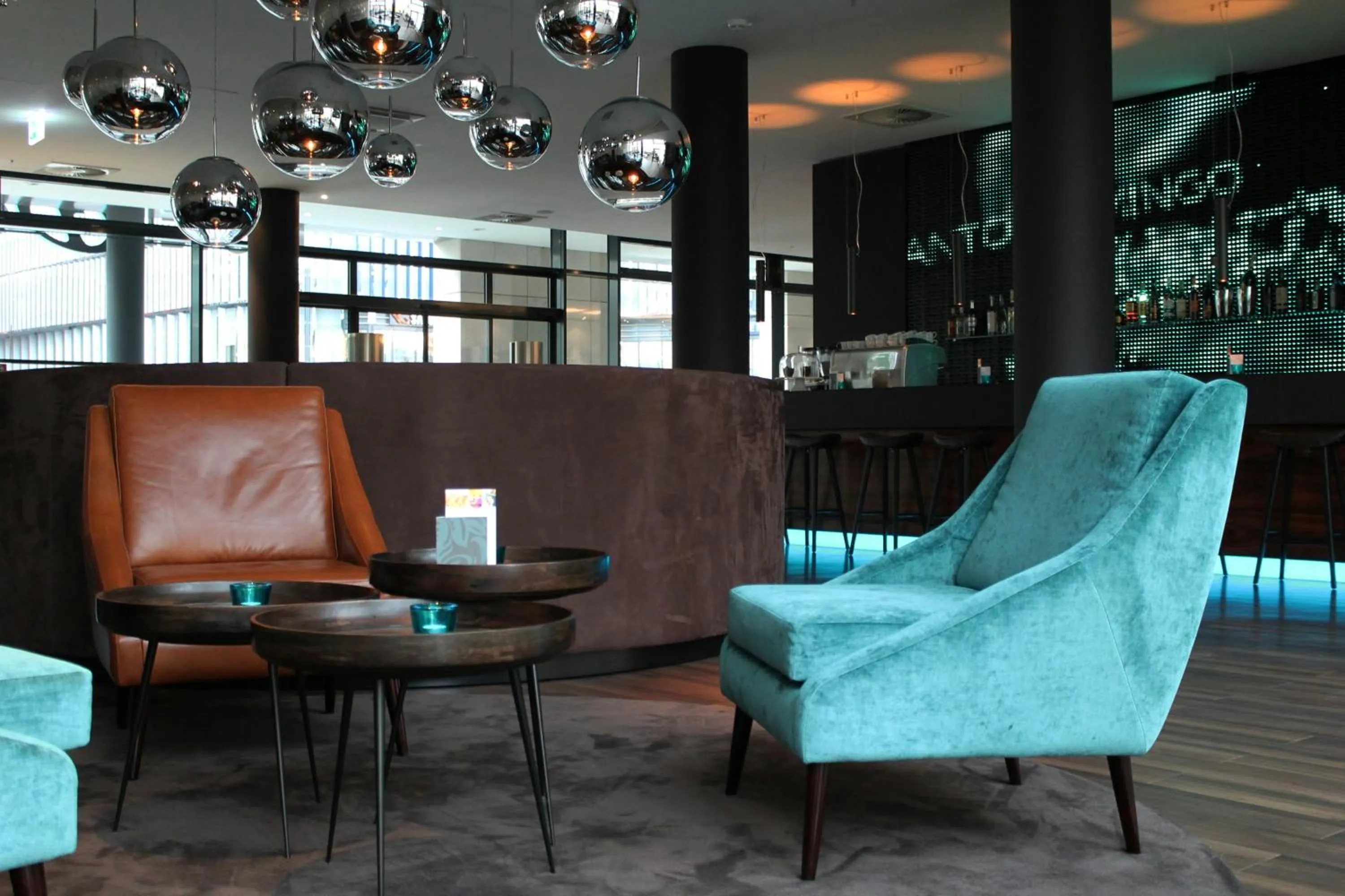Lounge or bar in Motel One Frankfurt Messe