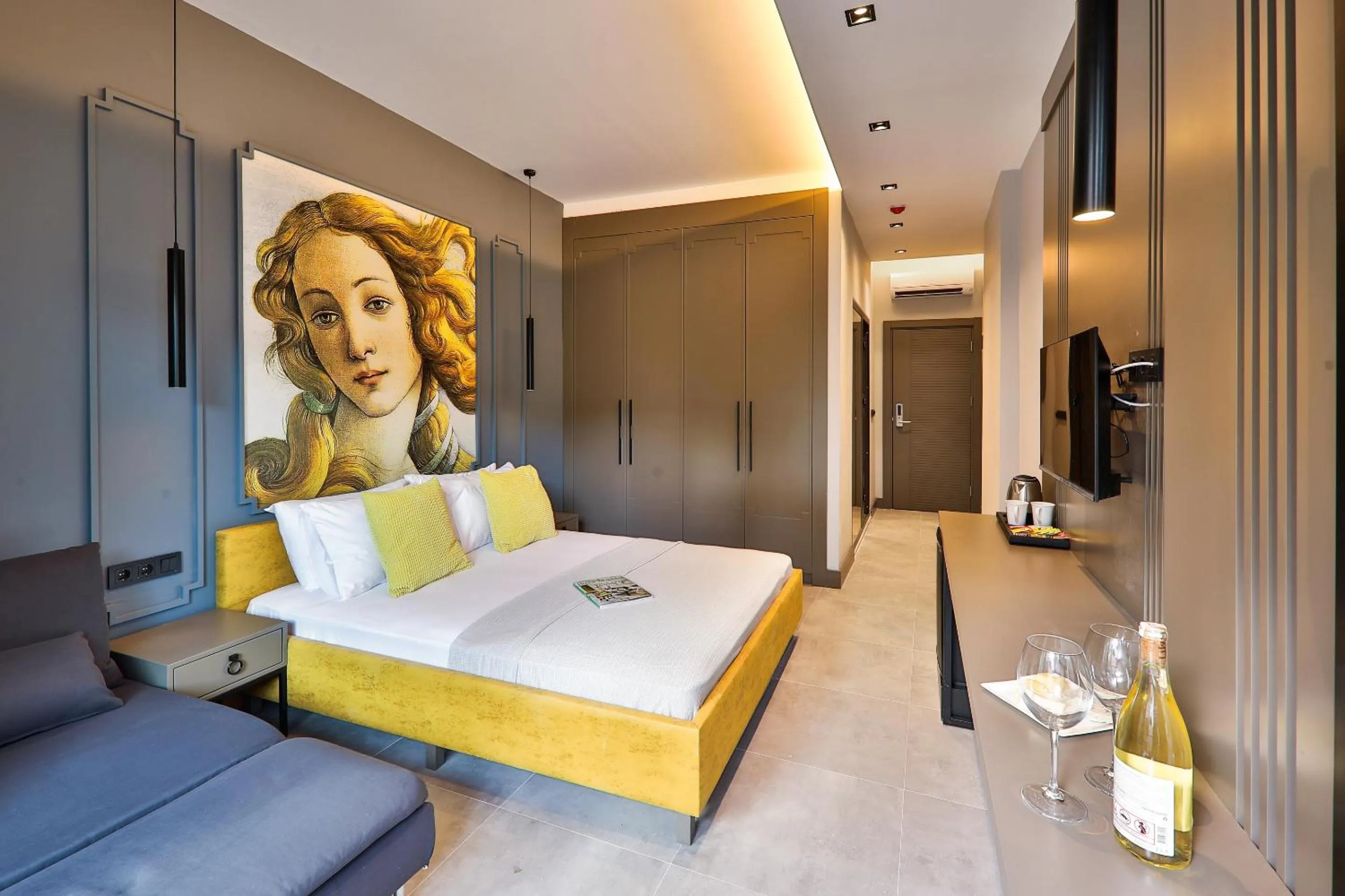 Photo of the whole room in Neva Kaş