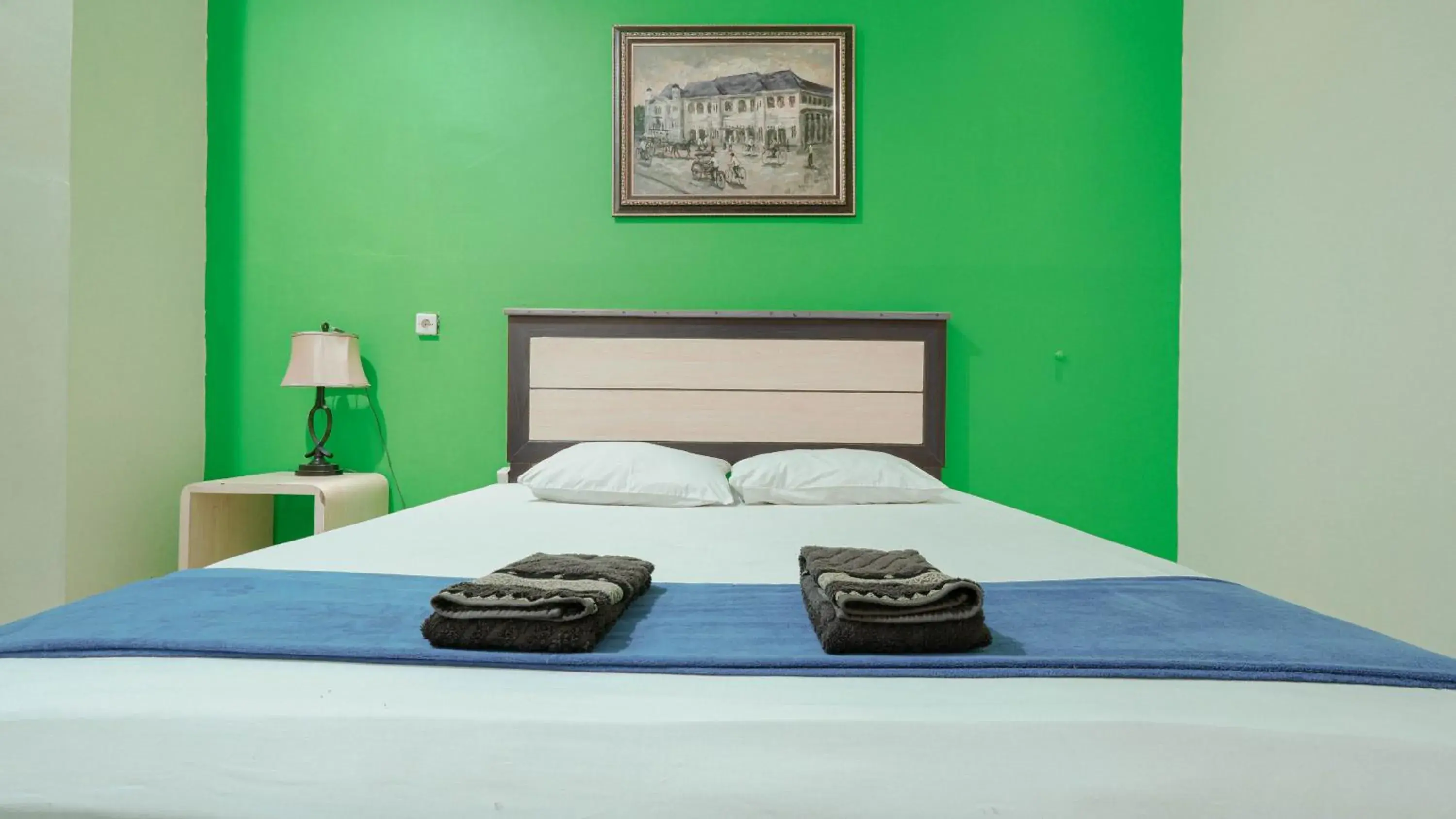 Bed in Cabin Hotel Sutomo