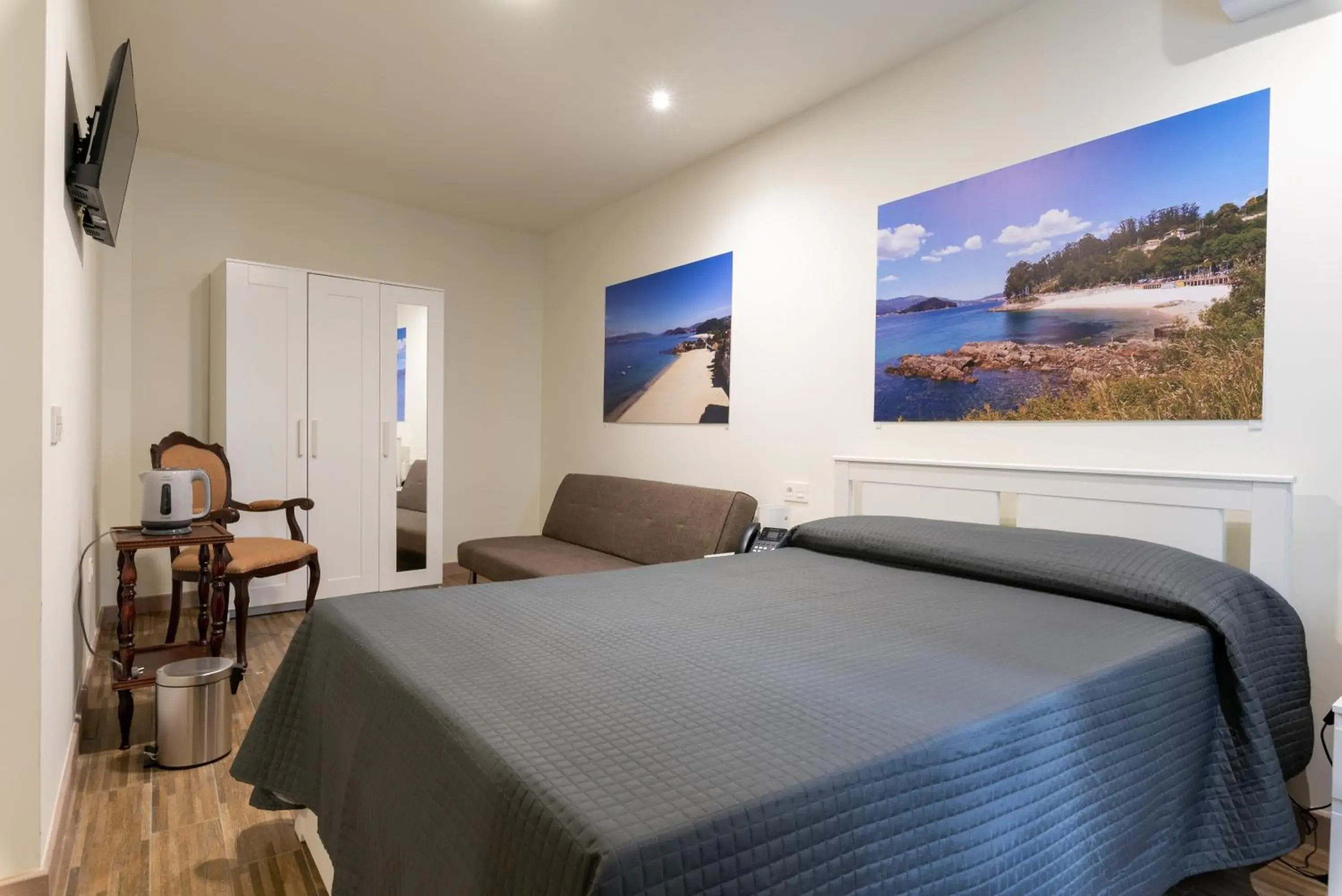 Family Room in Innmare Fortuna Hotel Dos Estrellas Family Room in Innmare Fortuna Hotel Dos Estrellas