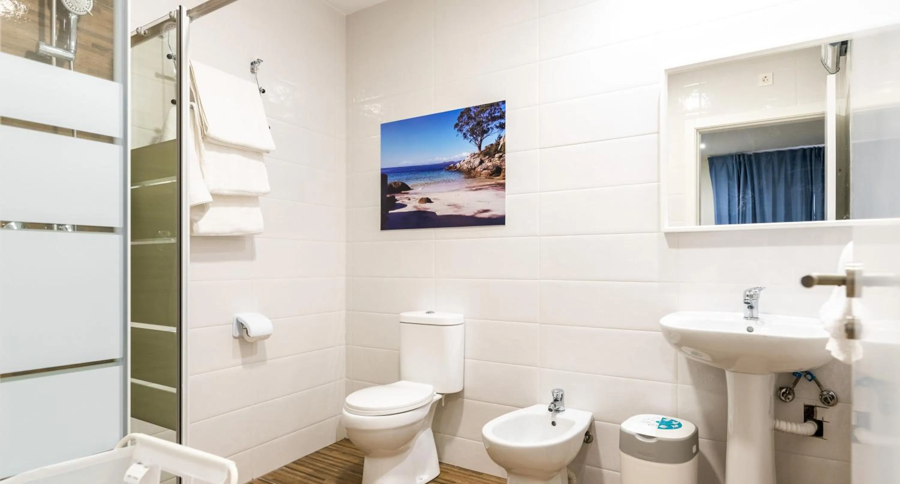 Bathroom in Innmare Fortuna Hotel Dos Estrellas