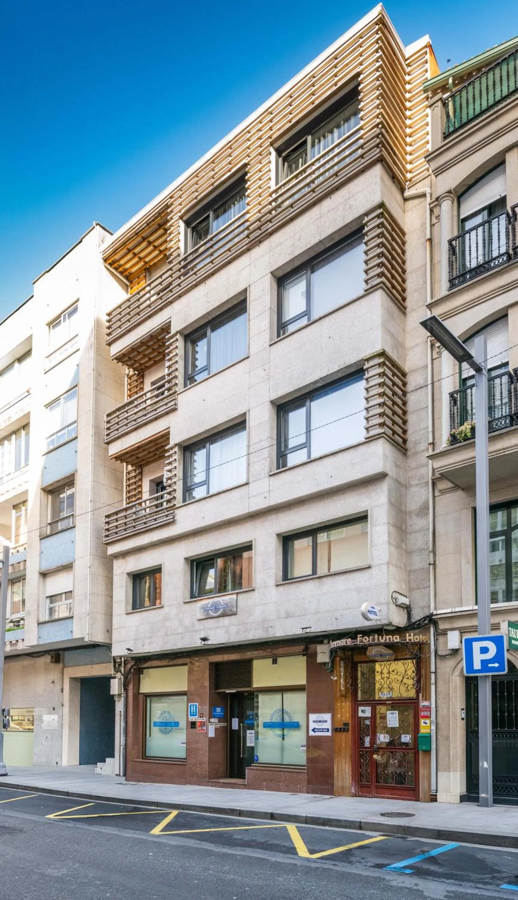 Property building in Innmare Fortuna Hotel Dos Estrellas