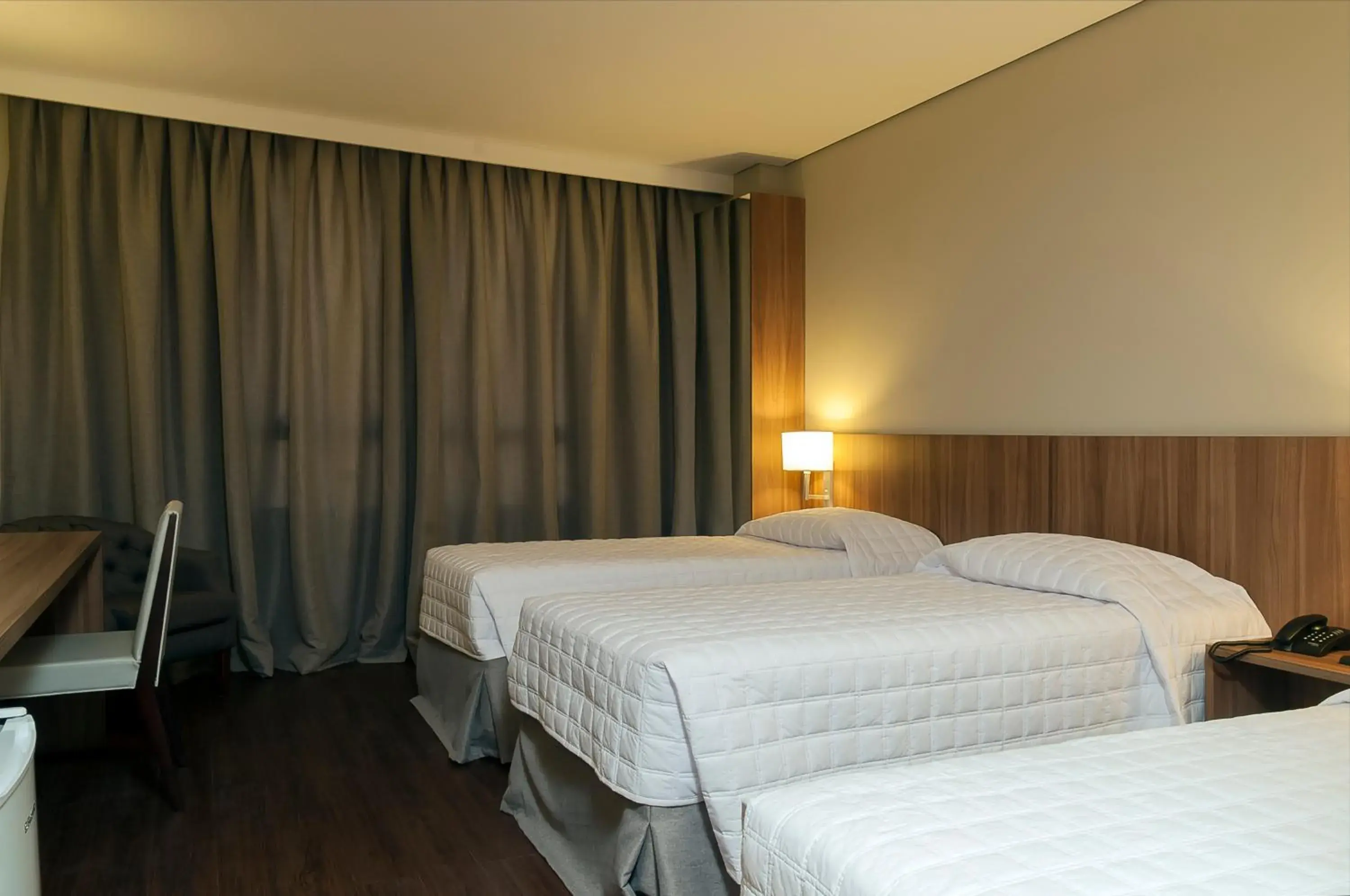 Deluxe Triple Room - single occupancy in Kennedy Executive Hotel Deluxe Triple Room - single occupancy in Kennedy Executive Hotel