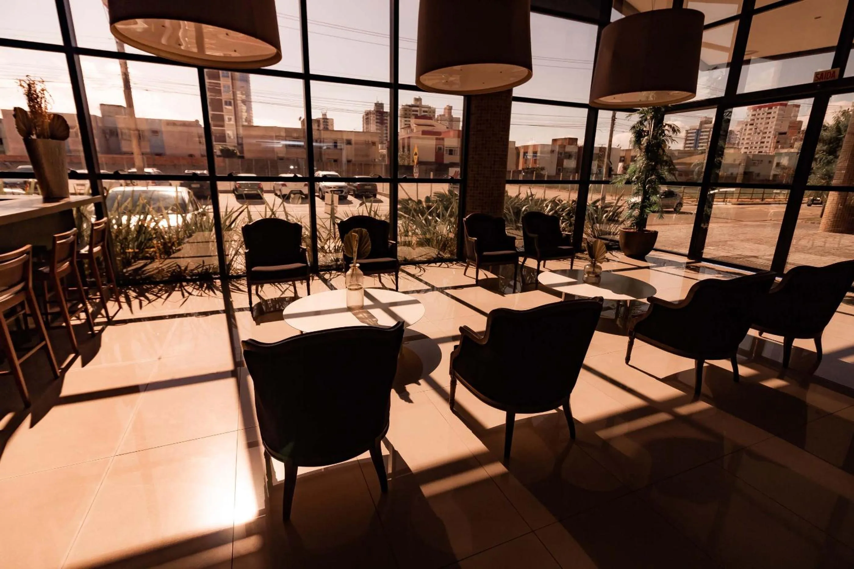 Seating area in Kennedy Executive Hotel