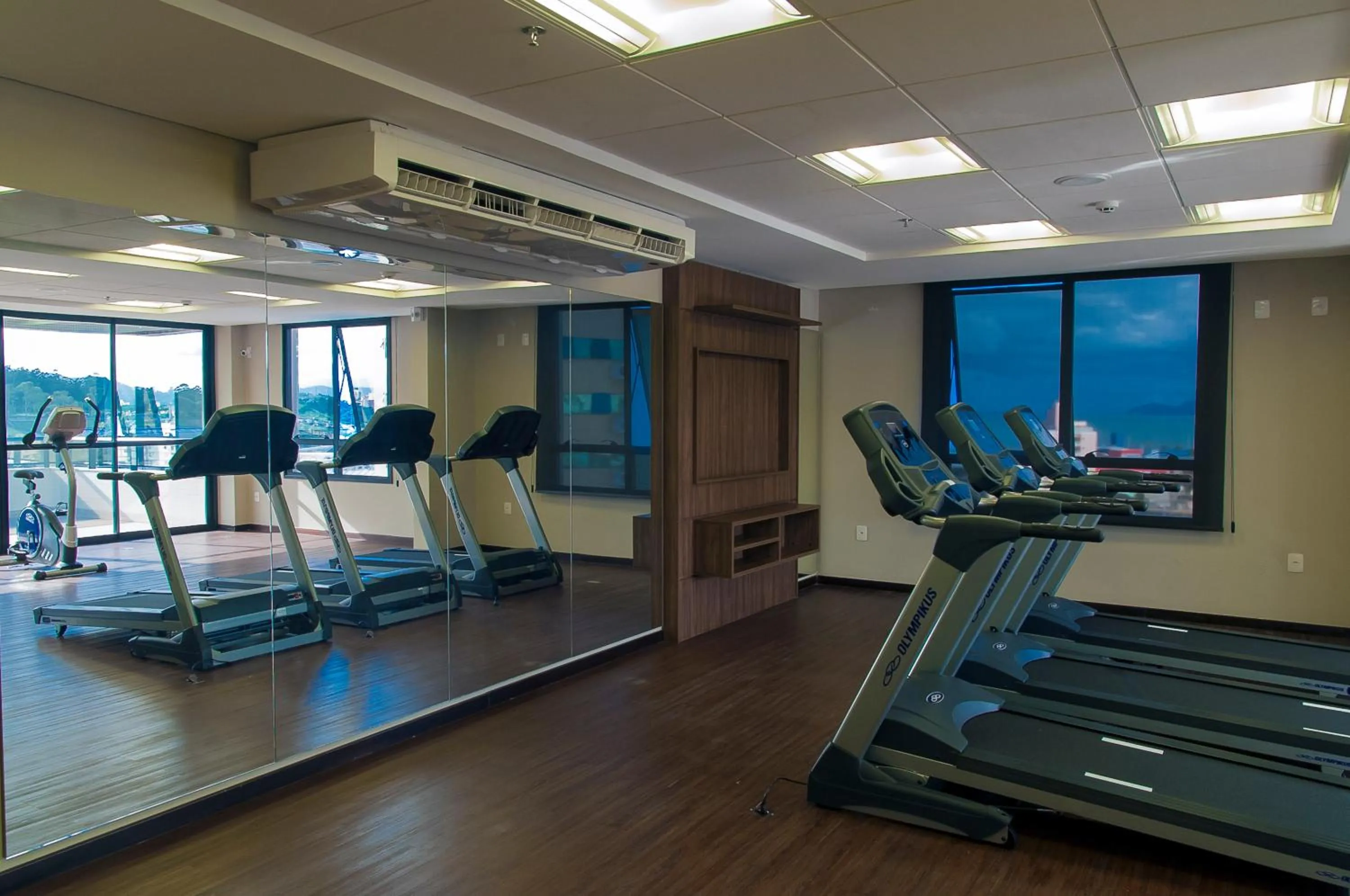 Fitness centre/facilities in Kennedy Executive Hotel
