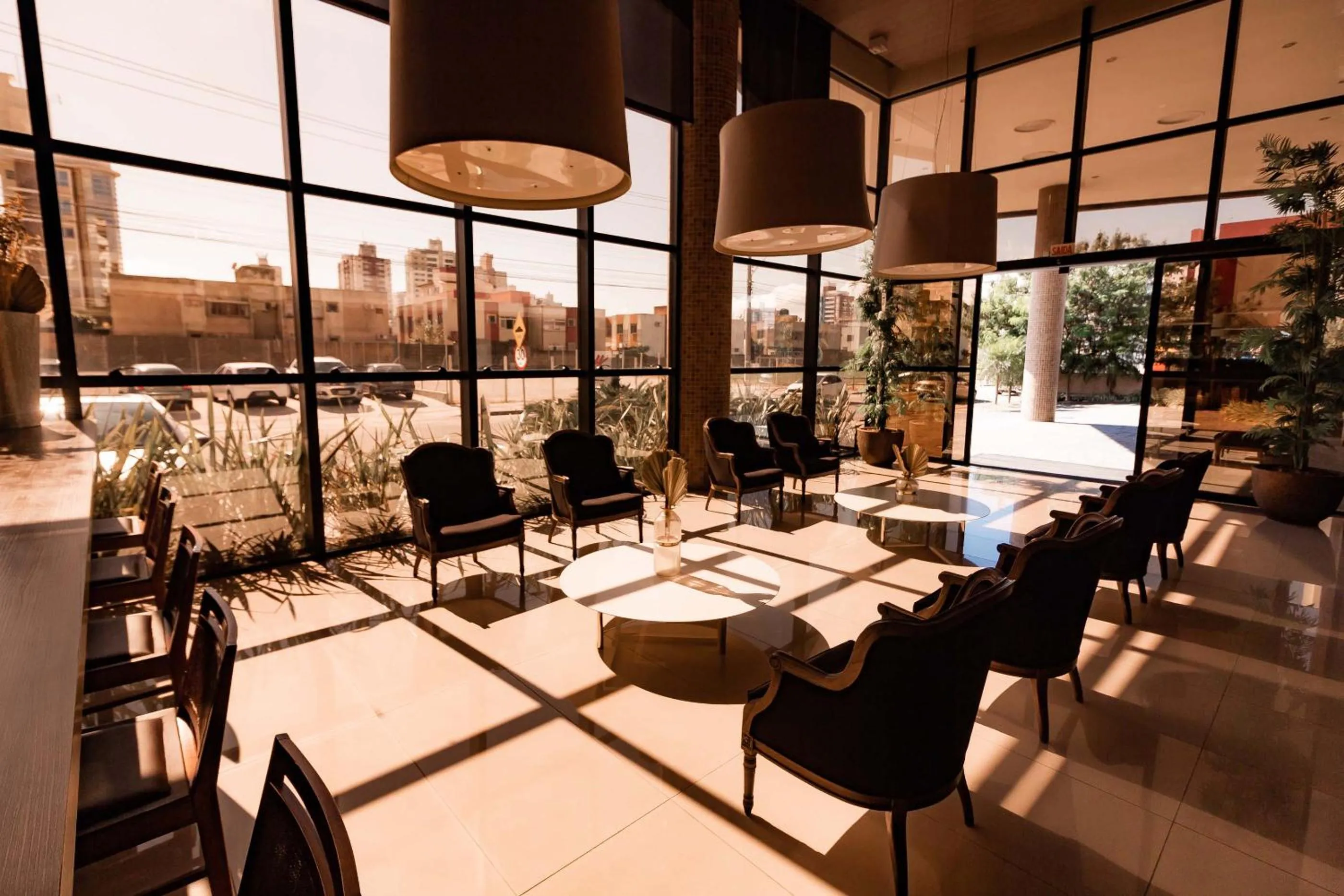 Seating area in Kennedy Executive Hotel