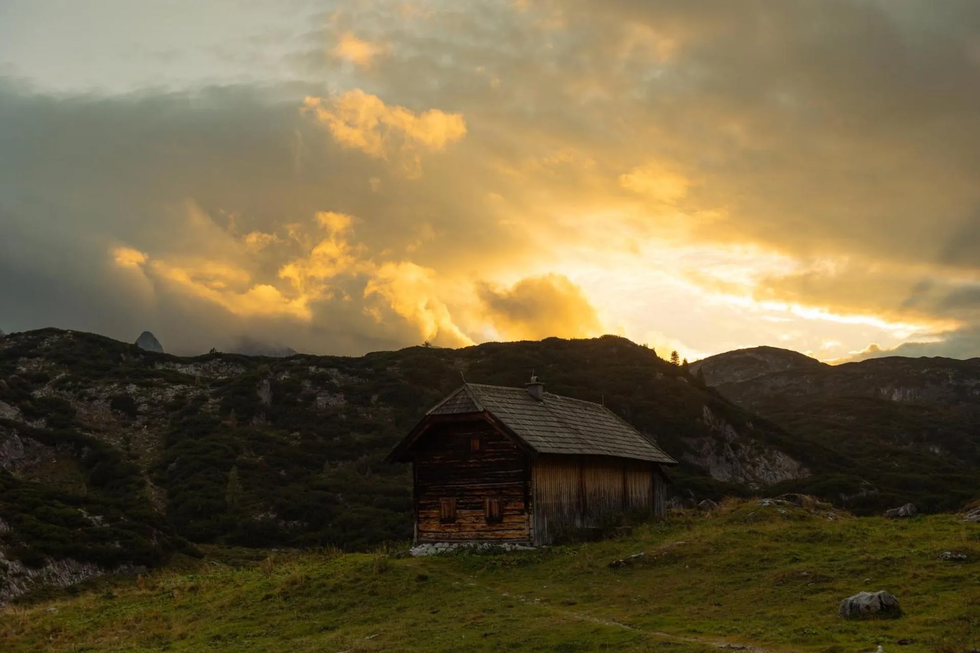 Gjaid-Alm 1739m am Dachstein-Only Accessible by Cable Car