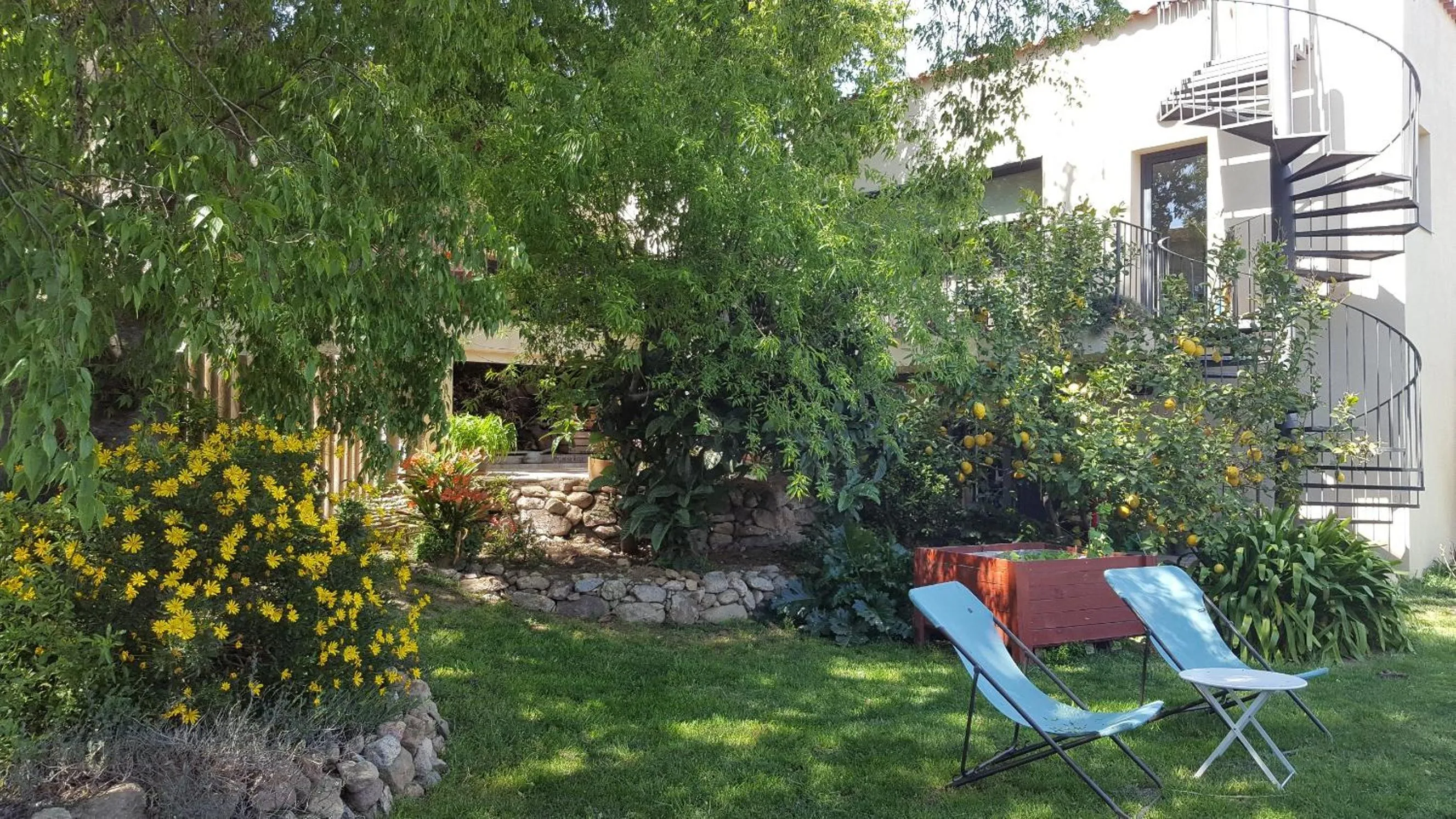 Garden in La Casa dels Lledoners