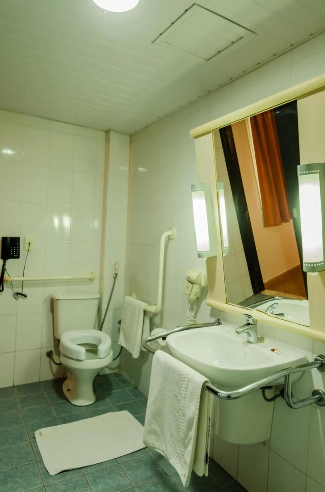 Bathroom in Ibis Mossoro