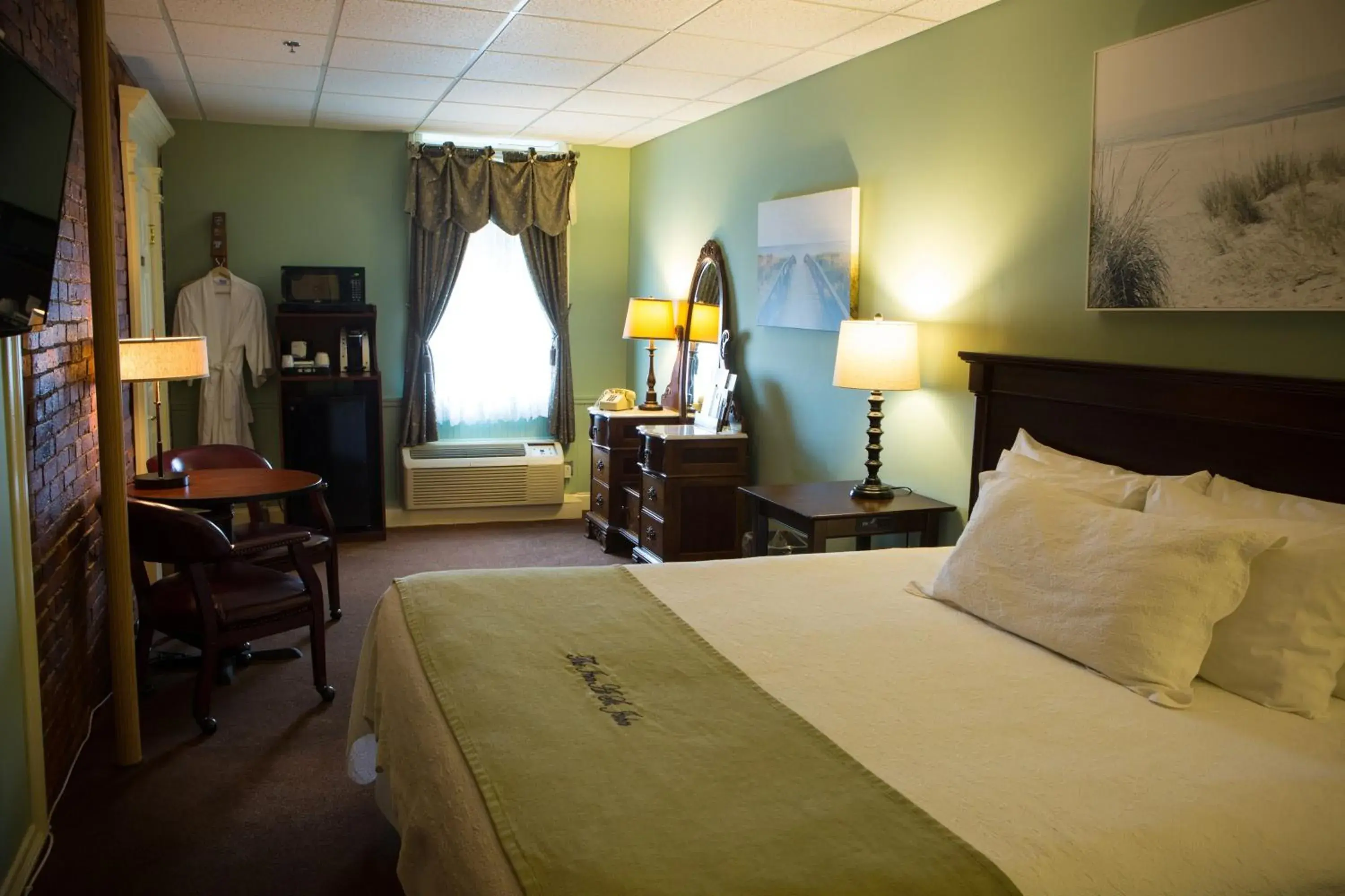 Superior King Room with Spa Bath in Inn at St John Portland In-Town Superior King Room with Spa Bath in Inn at St John Portland In-Town