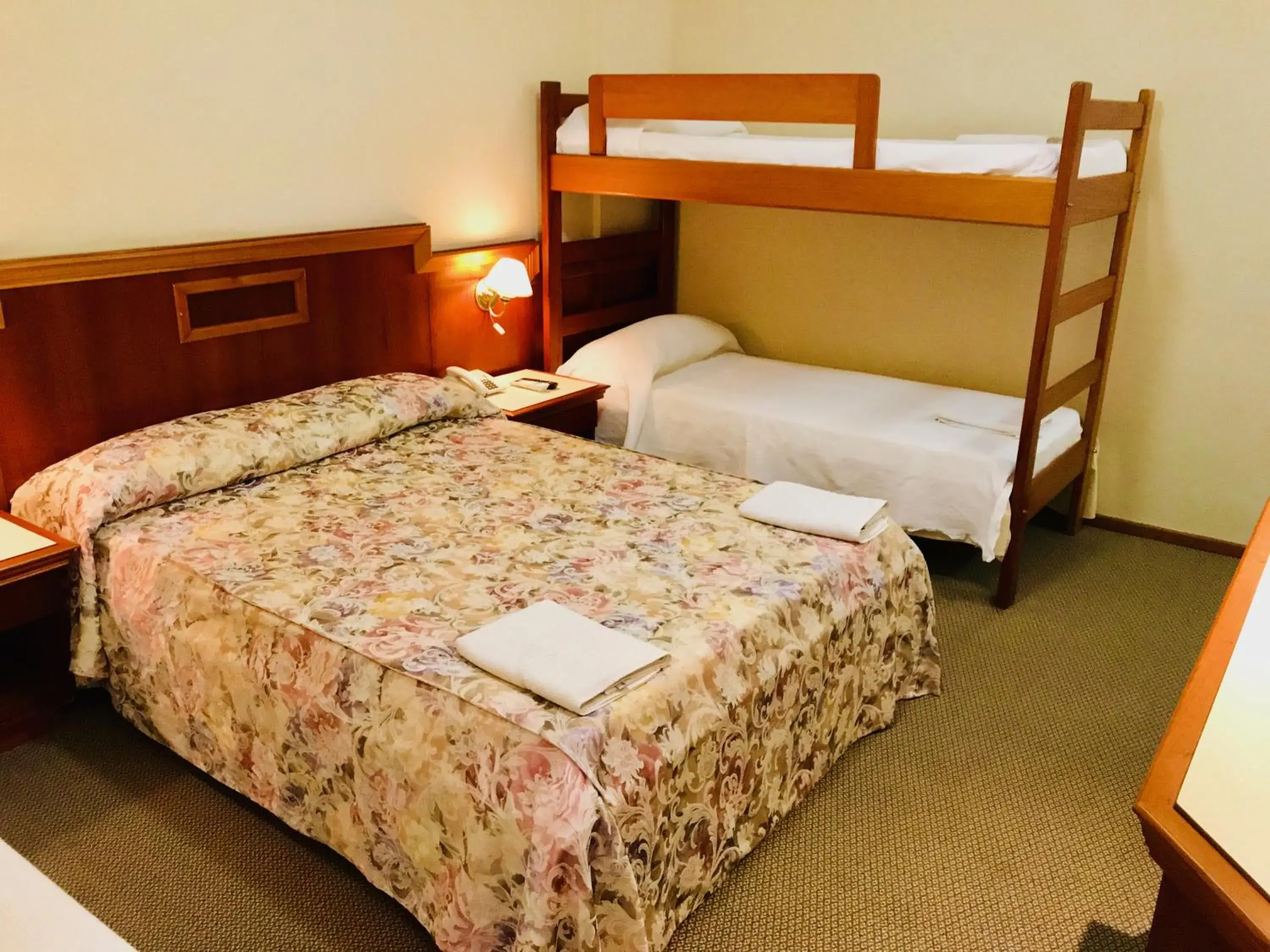 Family Room in Hotel San Isidro Family Room in Hotel San Isidro