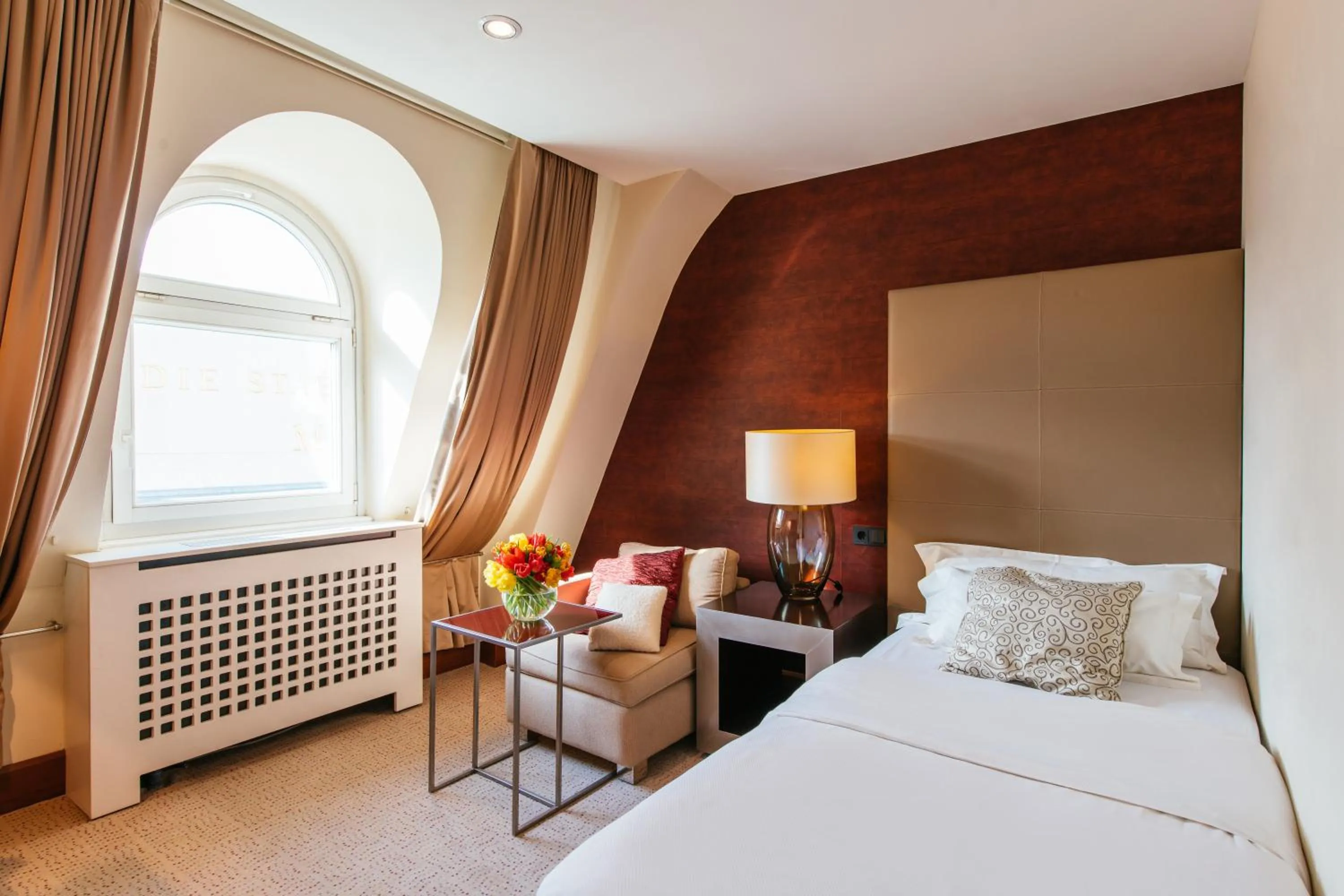 Photo of the whole room, Bed in Radisson Blu Style Hotel, Vienna