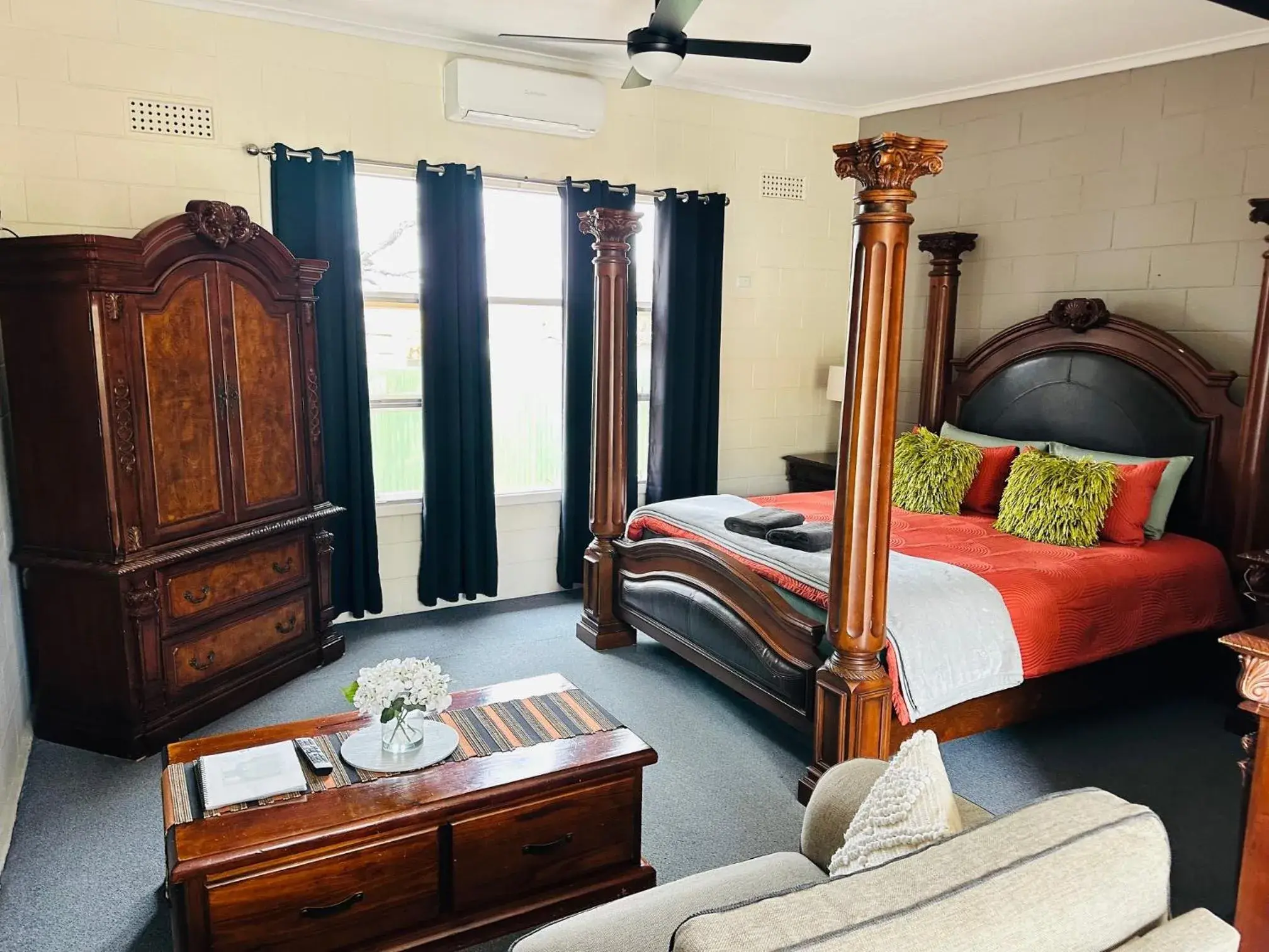 King Room in Flinders Ranges Motel - The Mill King Room in Flinders Ranges Motel - The Mill