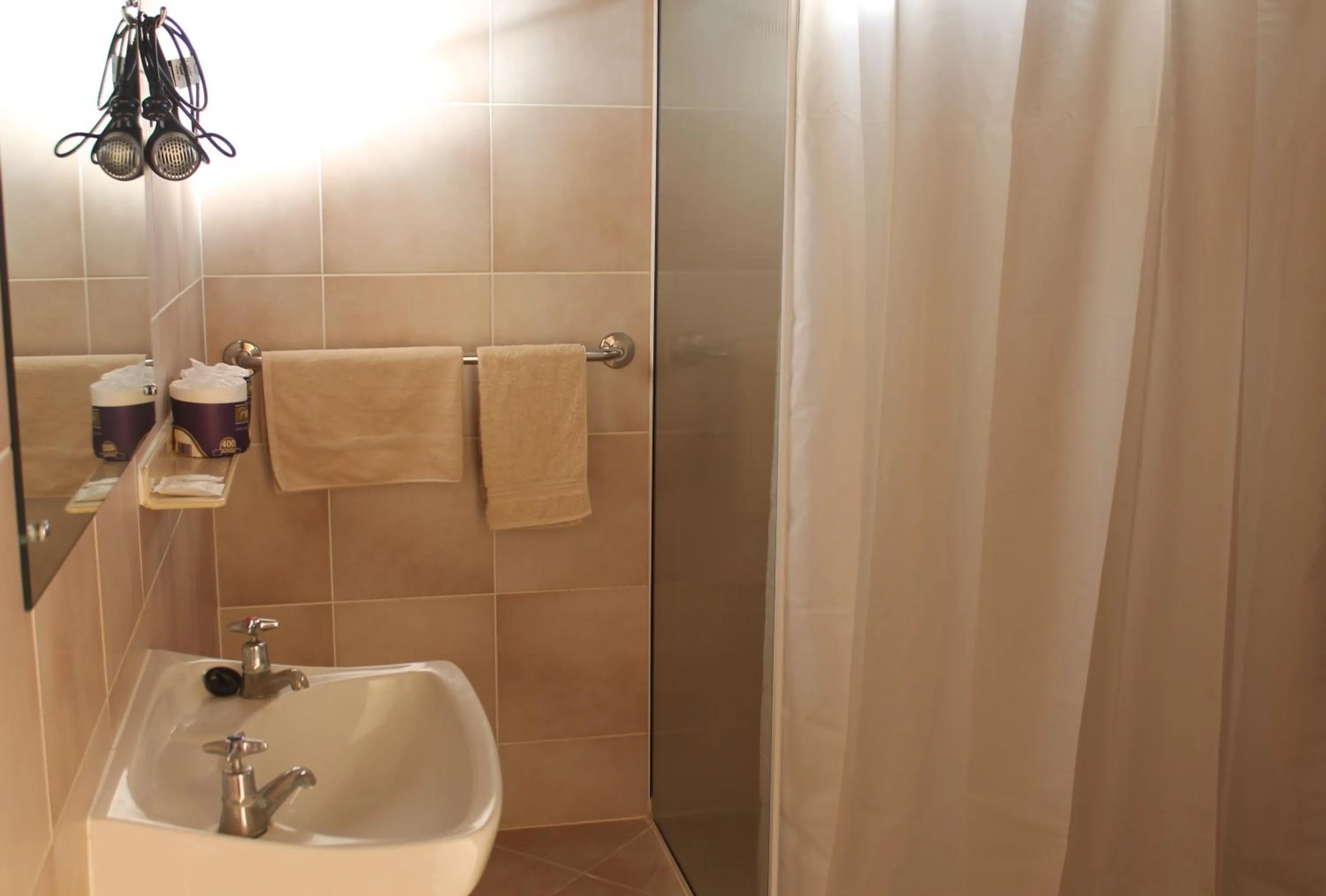 Bathroom in Flinders Ranges Motel - The Mill