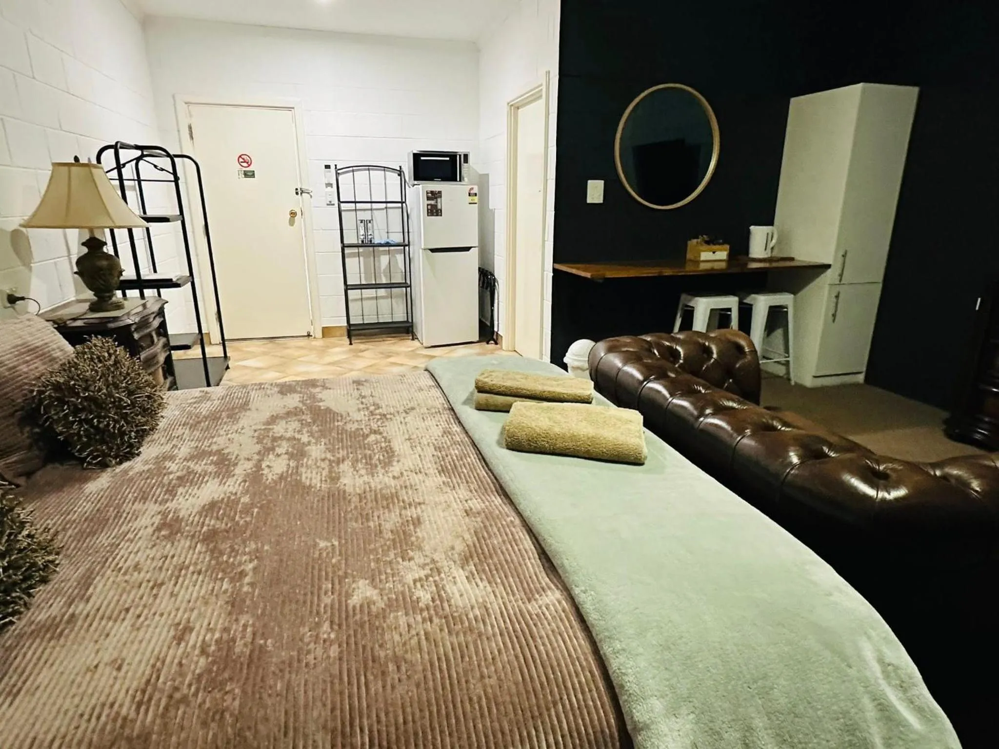 Bed in Flinders Ranges Motel - The Mill