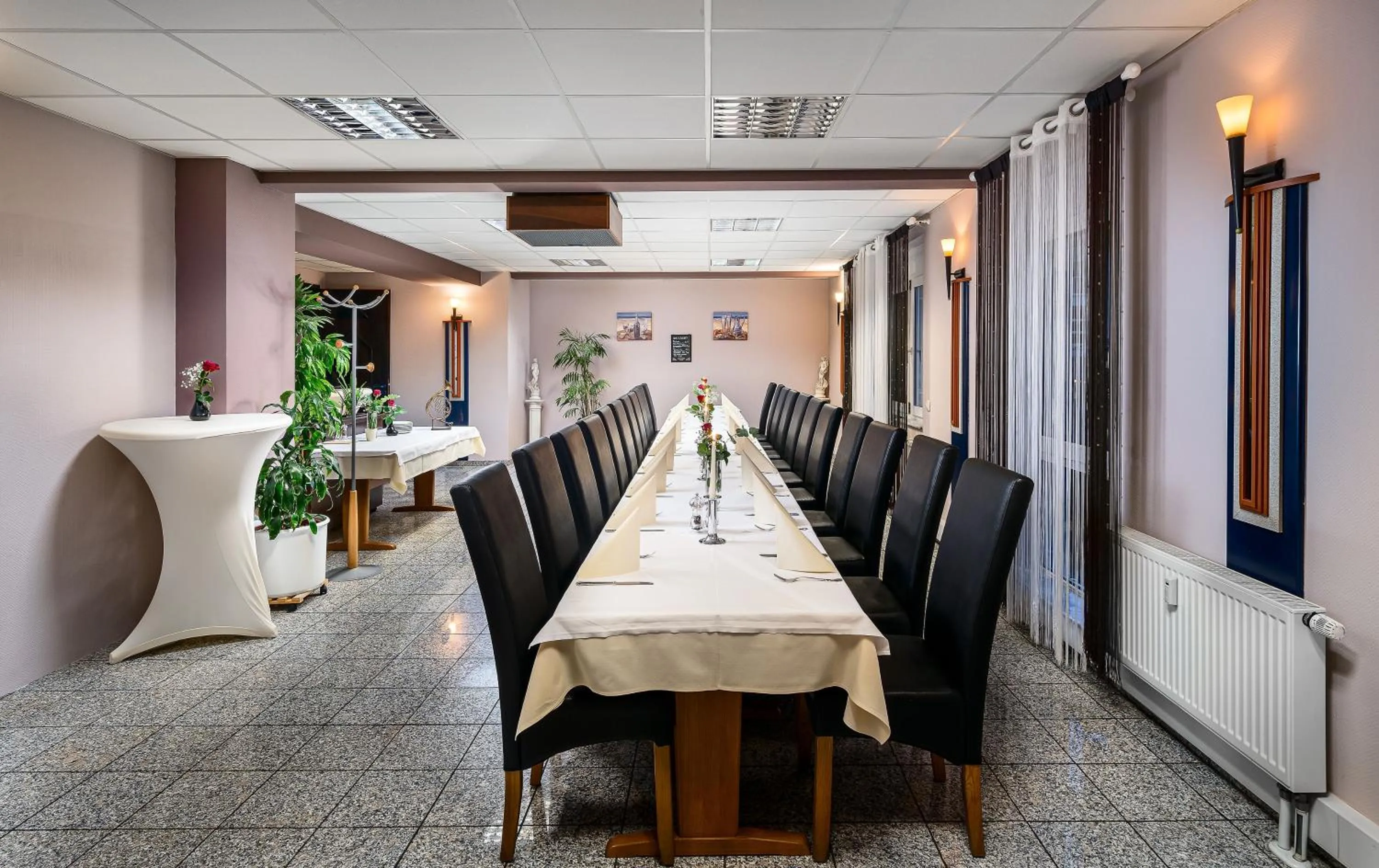 Restaurant/places to eat in Sunibel Inn