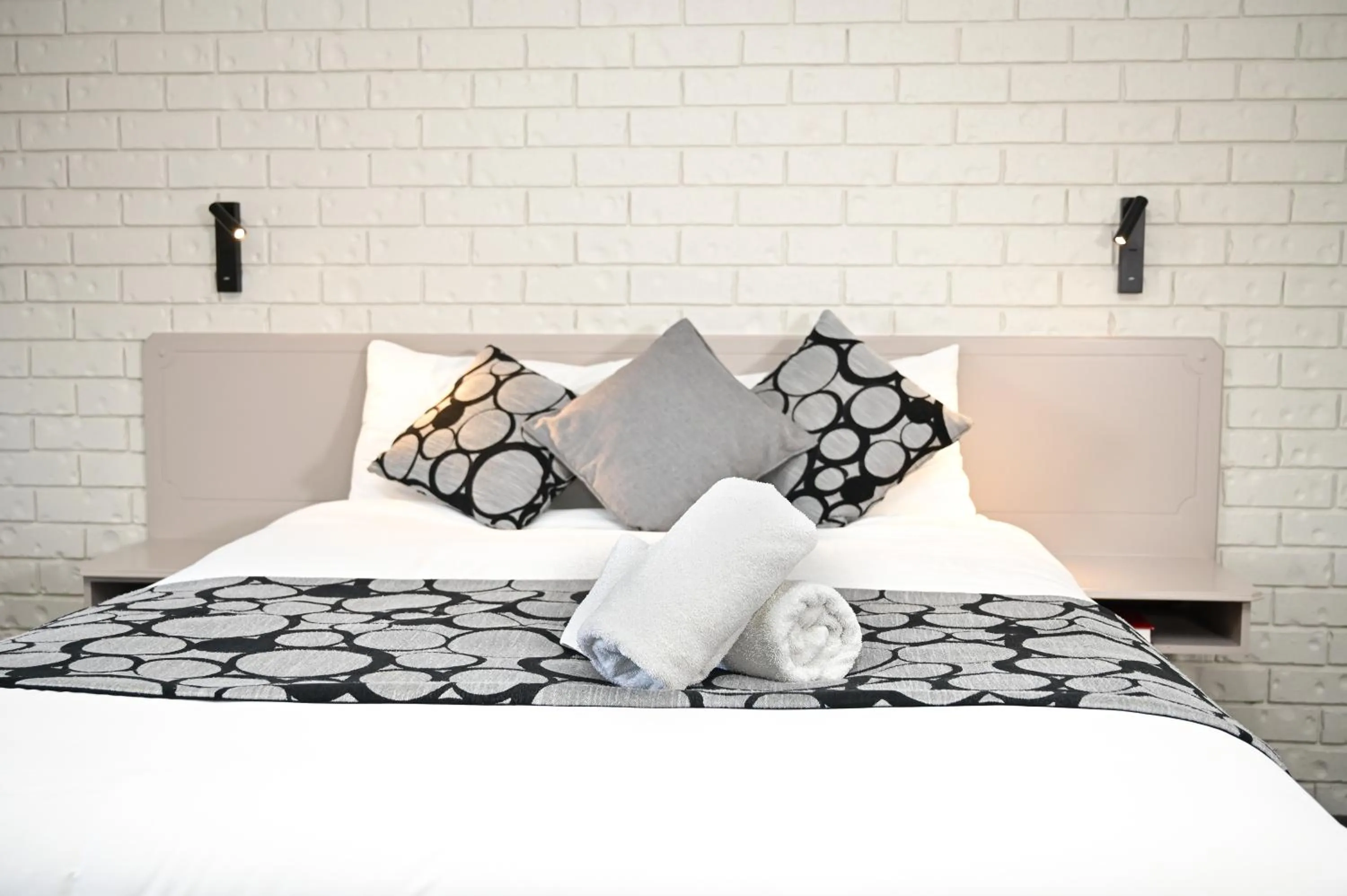 Bed in Woomargama Motel