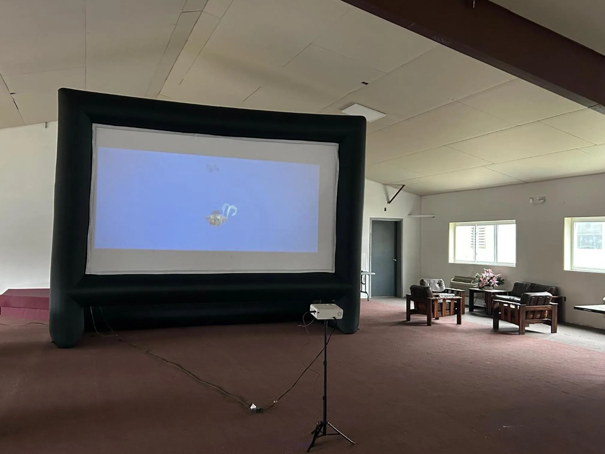 Communal lounge/ TV room in Glenwood Inn - Stroudsburg