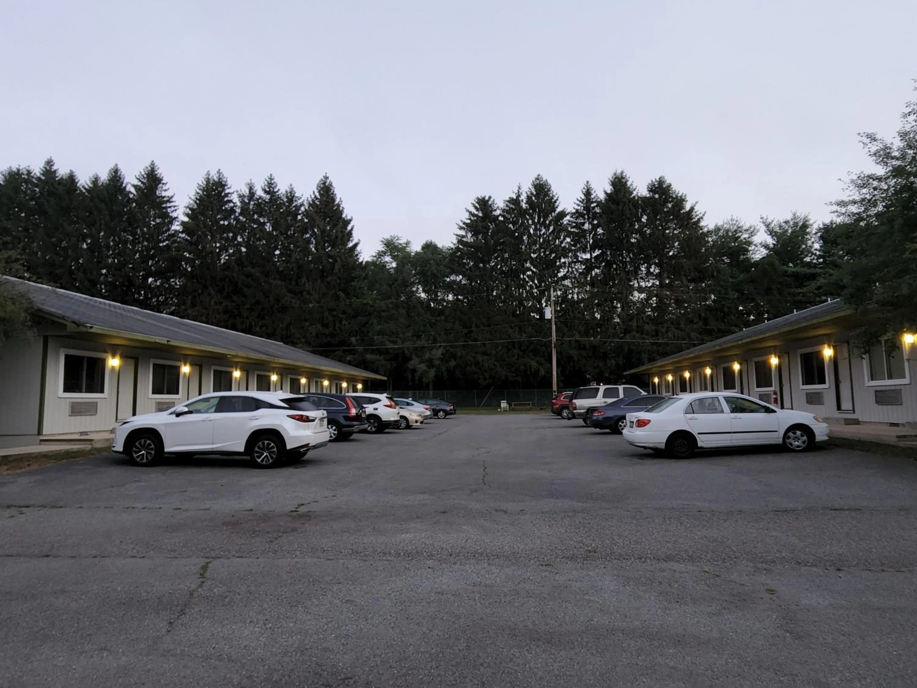 Property building in Glenwood Inn - Stroudsburg