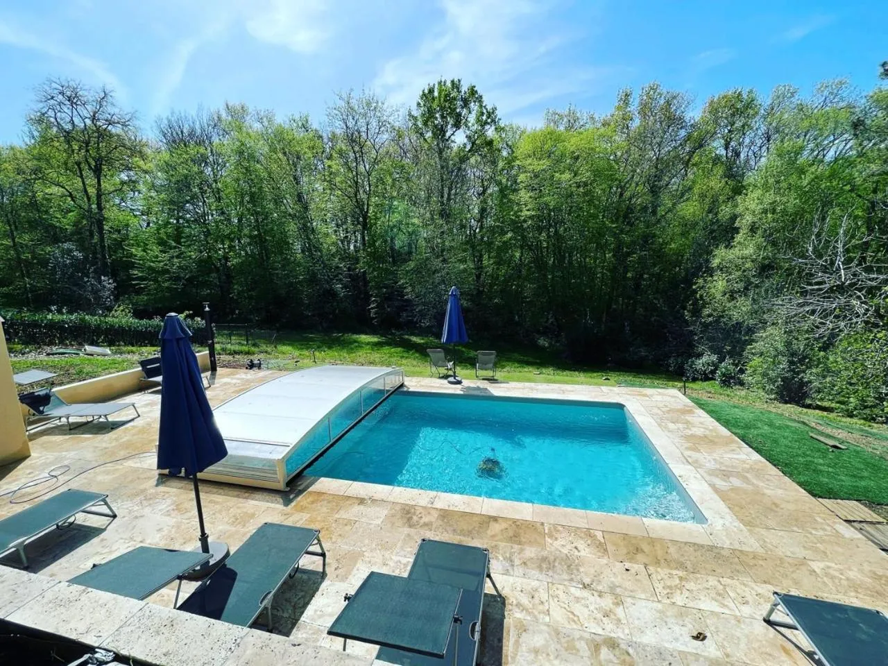 Pool view in Résidence Aramis