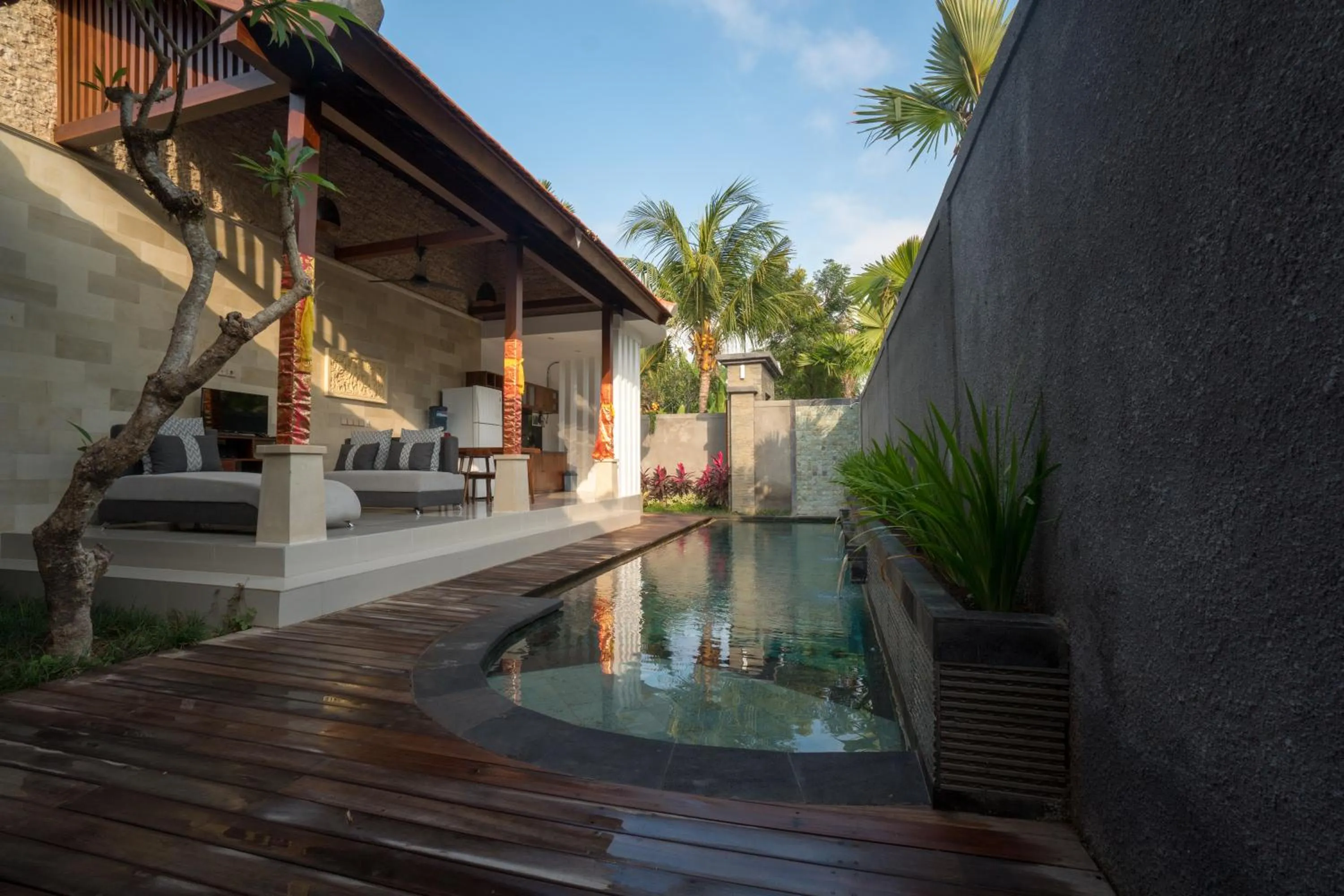 Property building in Royani Villa