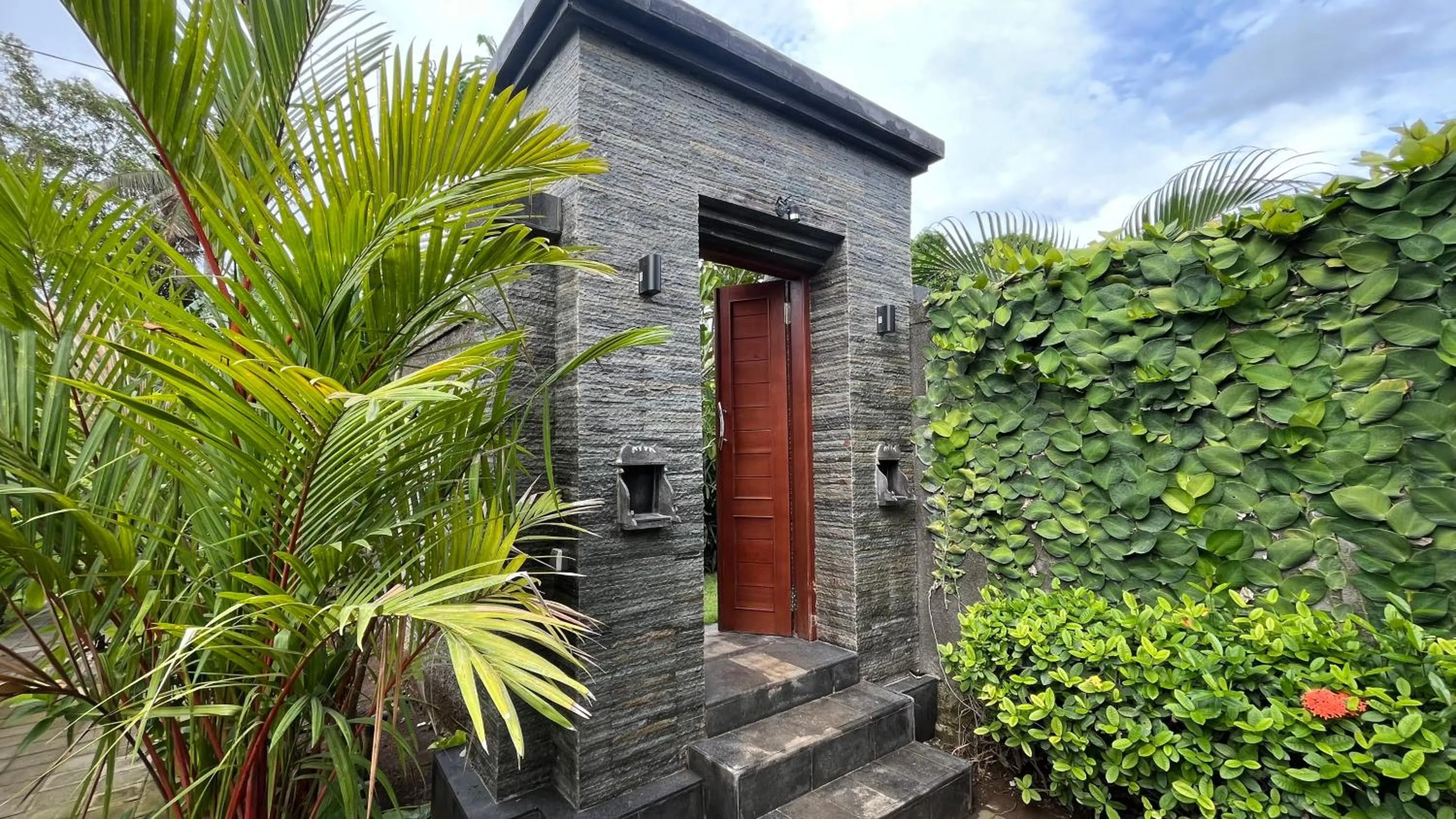 Property building in Royani Villa