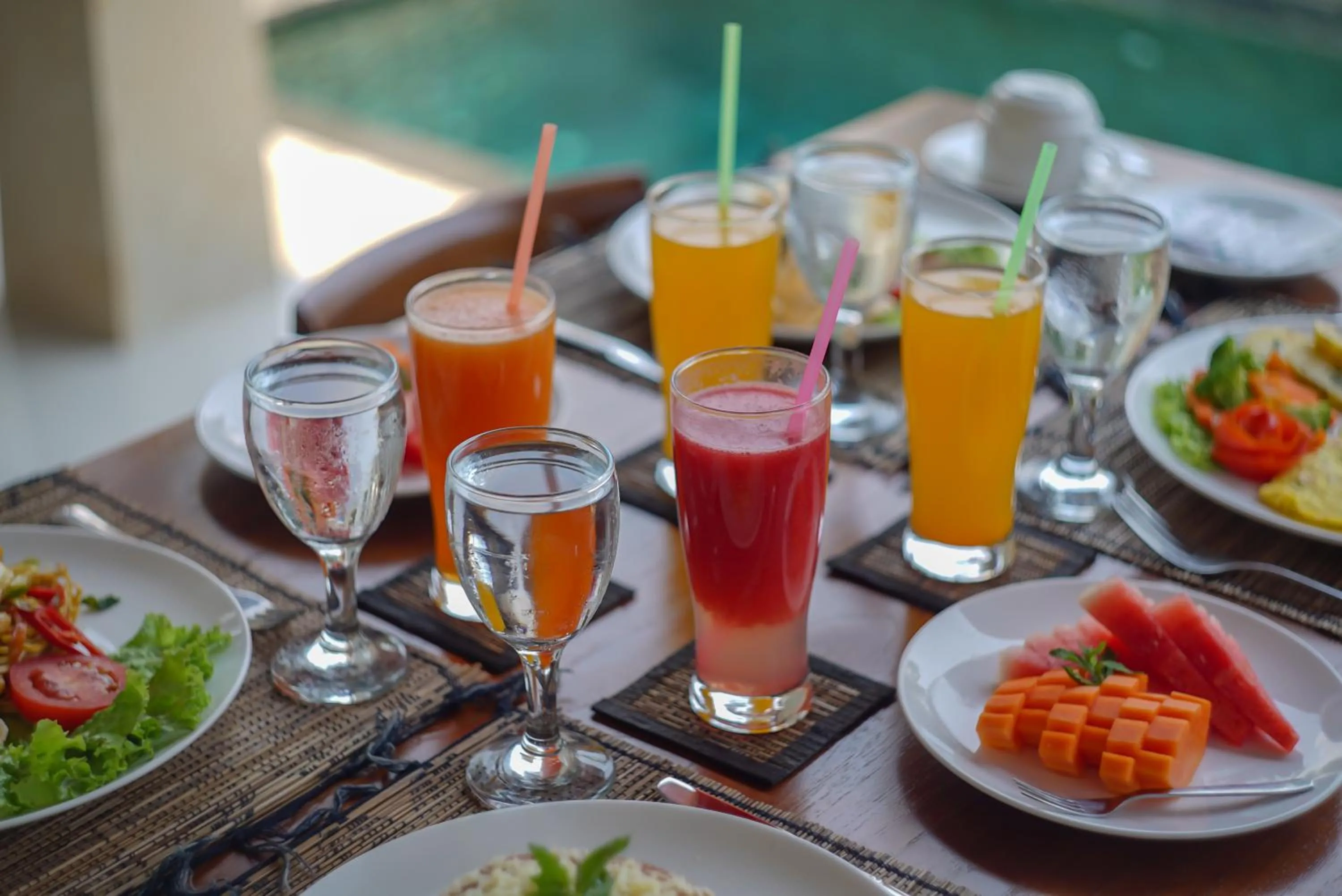Food and drinks in Royani Villa