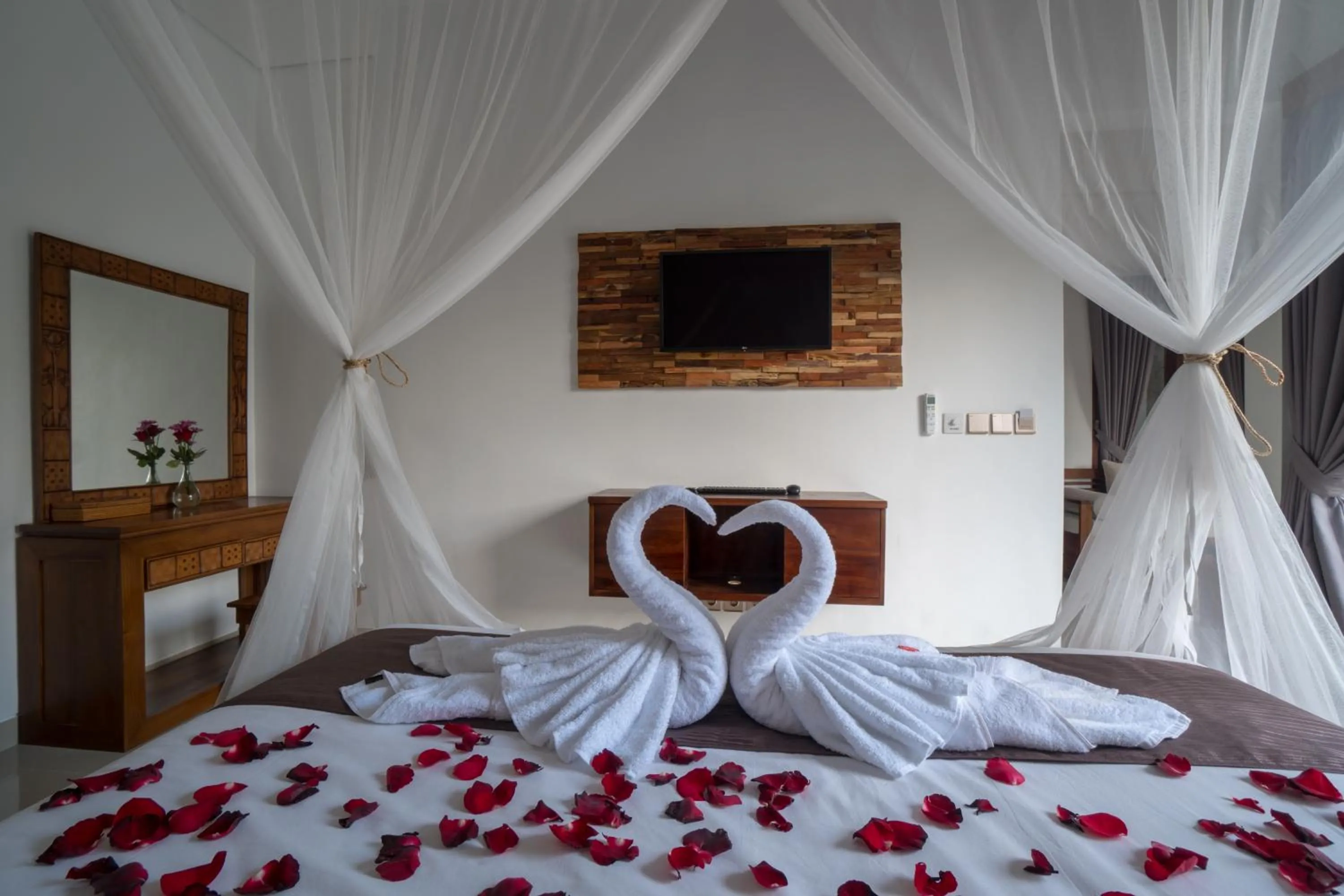 Bed in Royani Villa